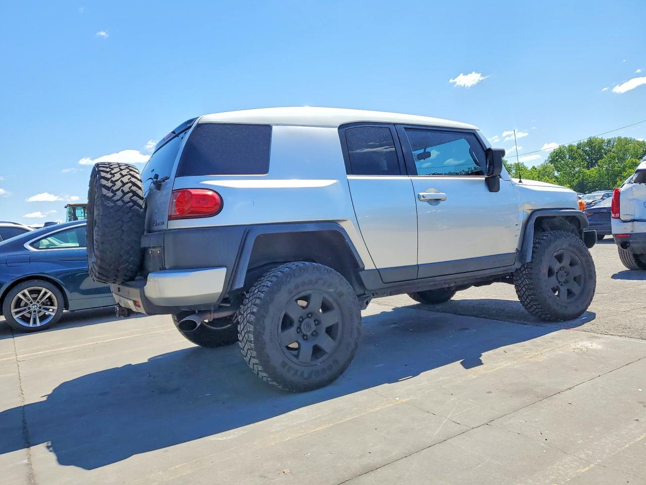 2007 Toyota Fj Cruiser Base Gray vin: JTEBU11F870018015
