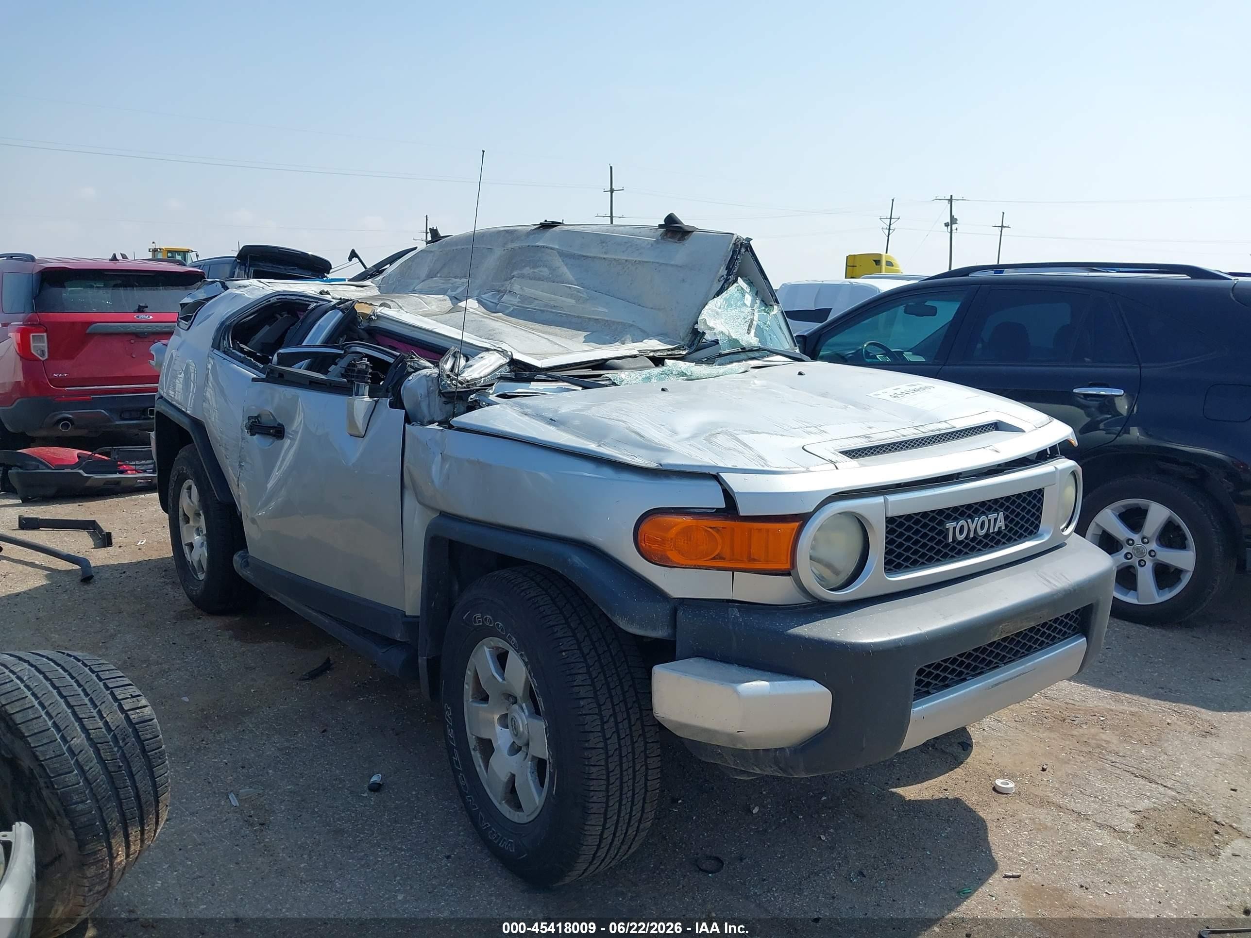 2007 Toyota Fj Cruiser   Серебряный vin: JTEBU11F870025210