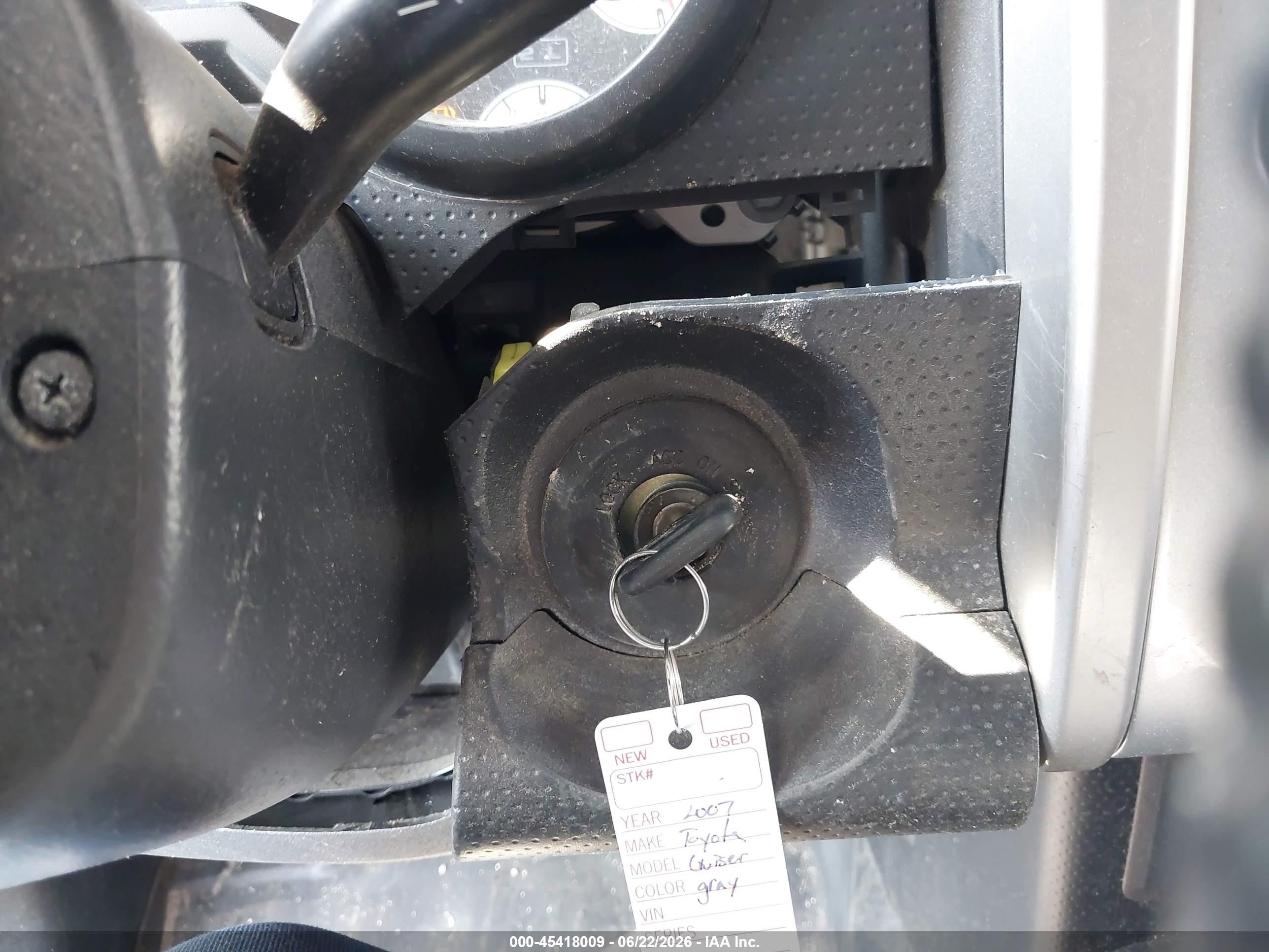 2007 Toyota Fj Cruiser   Серебряный vin: JTEBU11F870025210