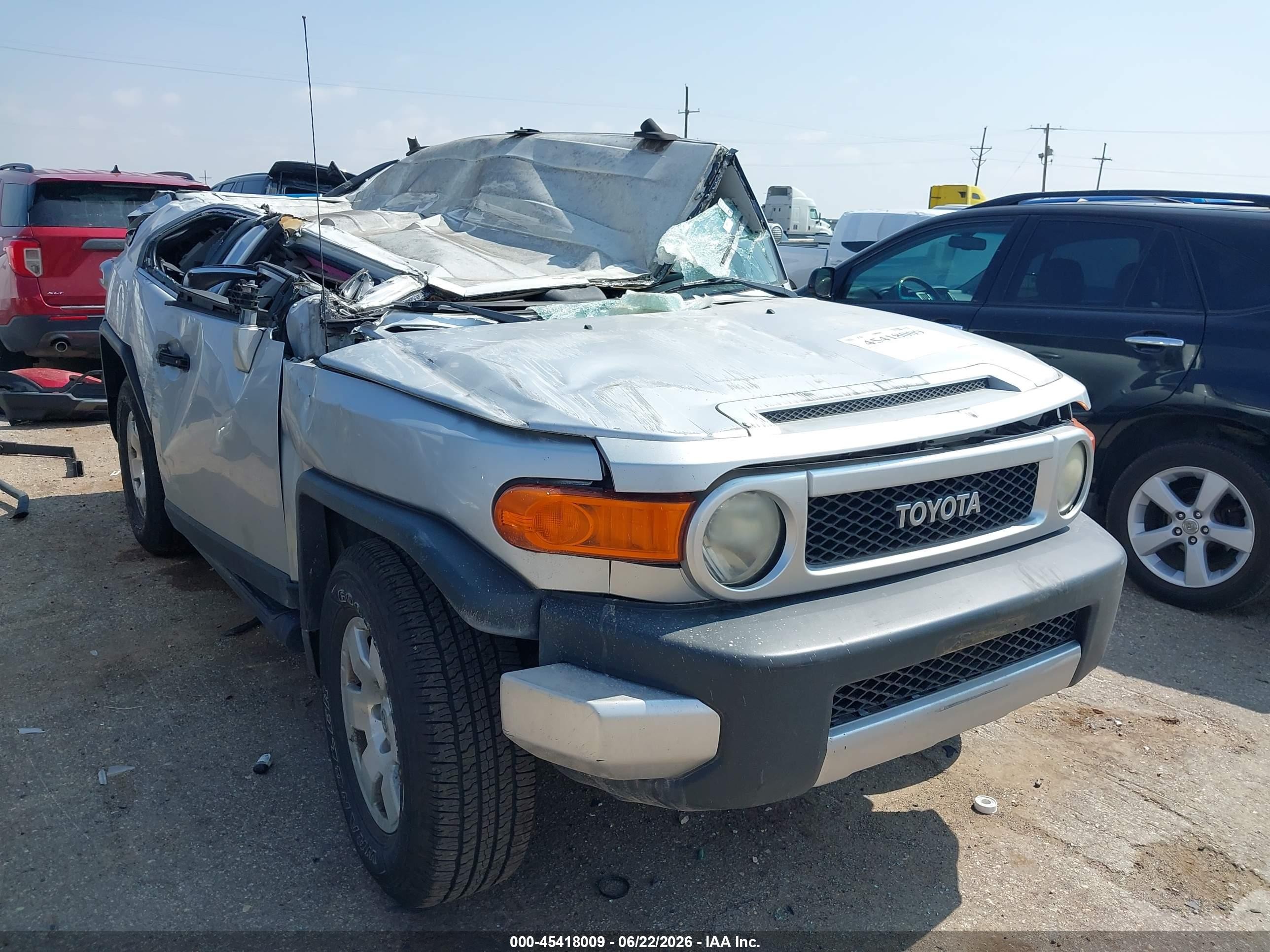 2007 Toyota Fj Cruiser   Серебряный vin: JTEBU11F870025210