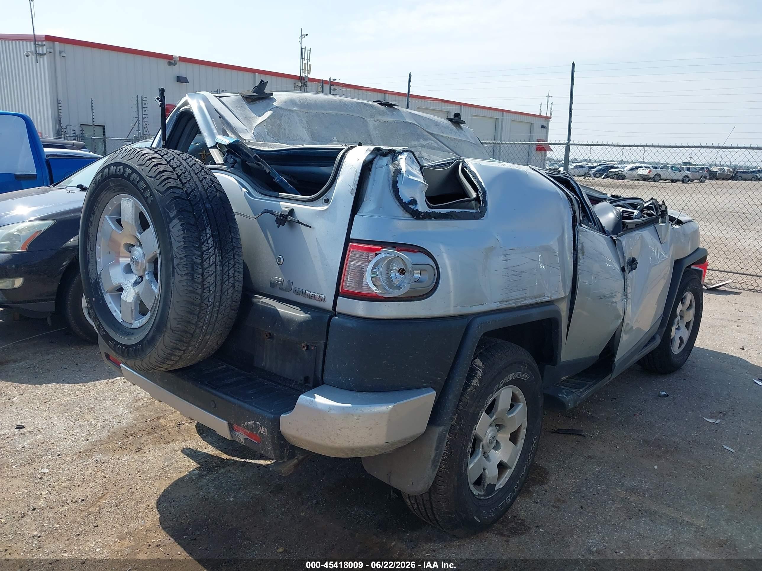 2007 Toyota Fj Cruiser   Серебряный vin: JTEBU11F870025210