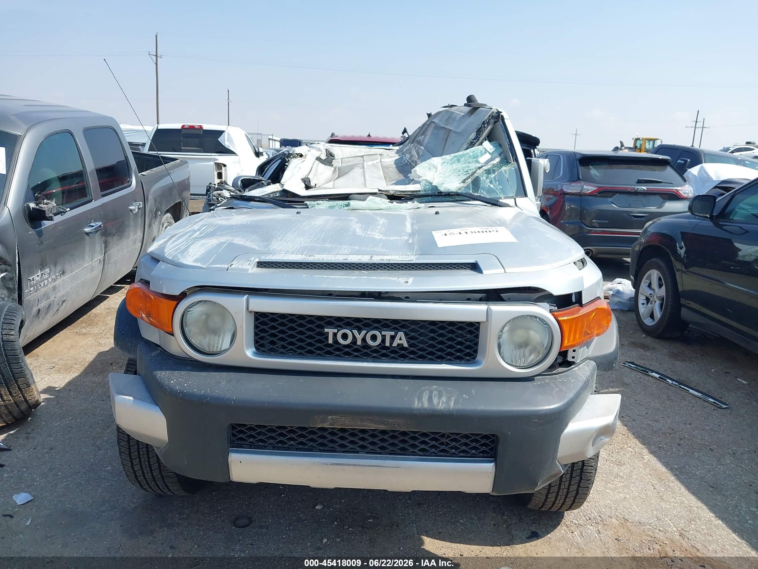 2007 Toyota Fj Cruiser   Серебряный vin: JTEBU11F870025210