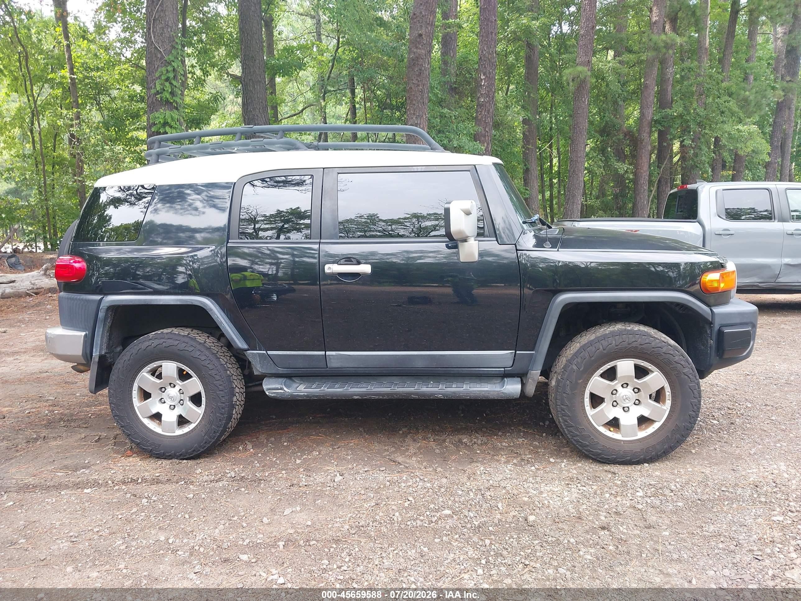 2007 Toyota Fj Cruiser   Black vin: JTEBU11F870043786