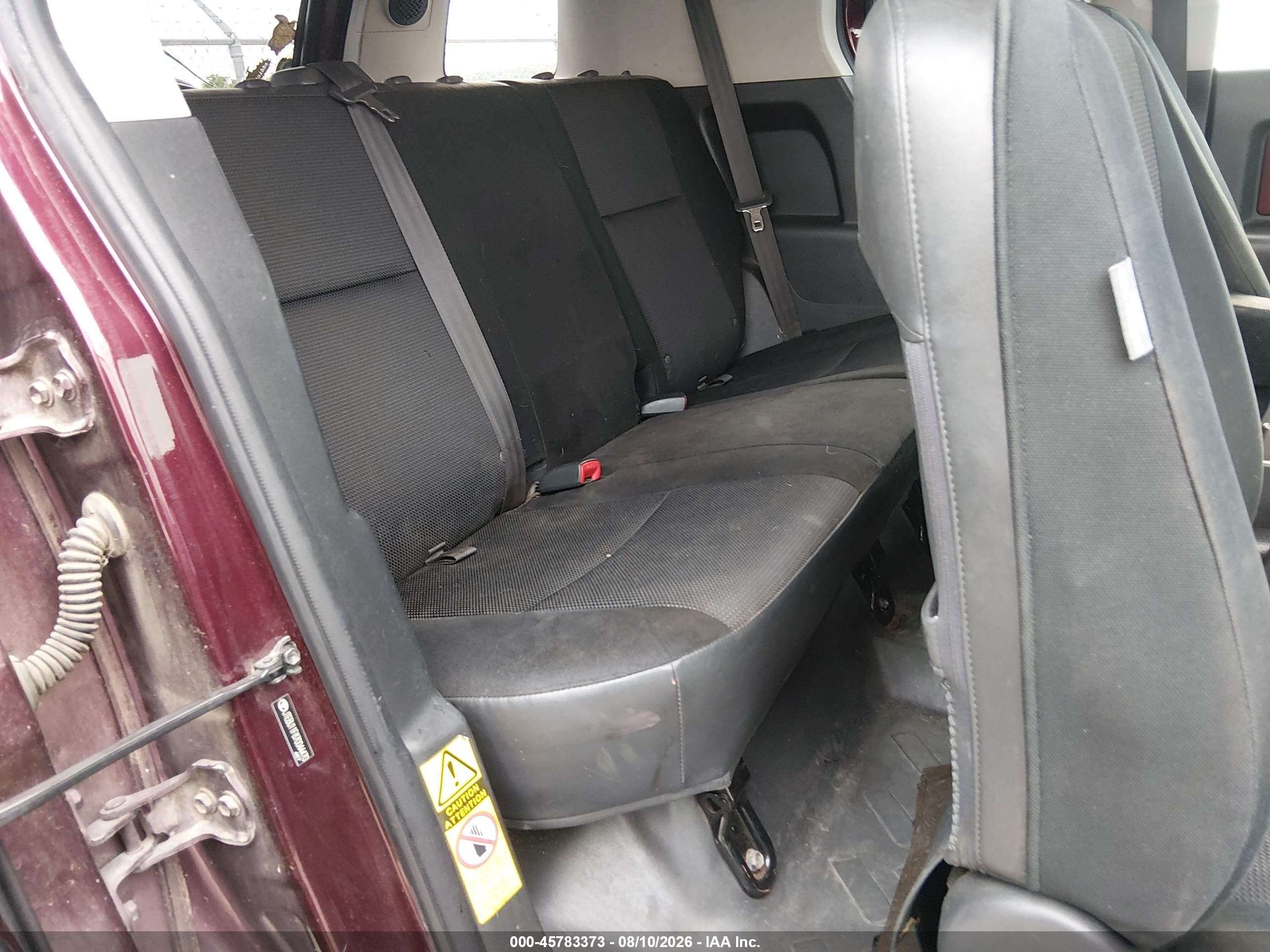 2007 Toyota Fj Cruiser   Maroon vin: JTEBU11F870044470