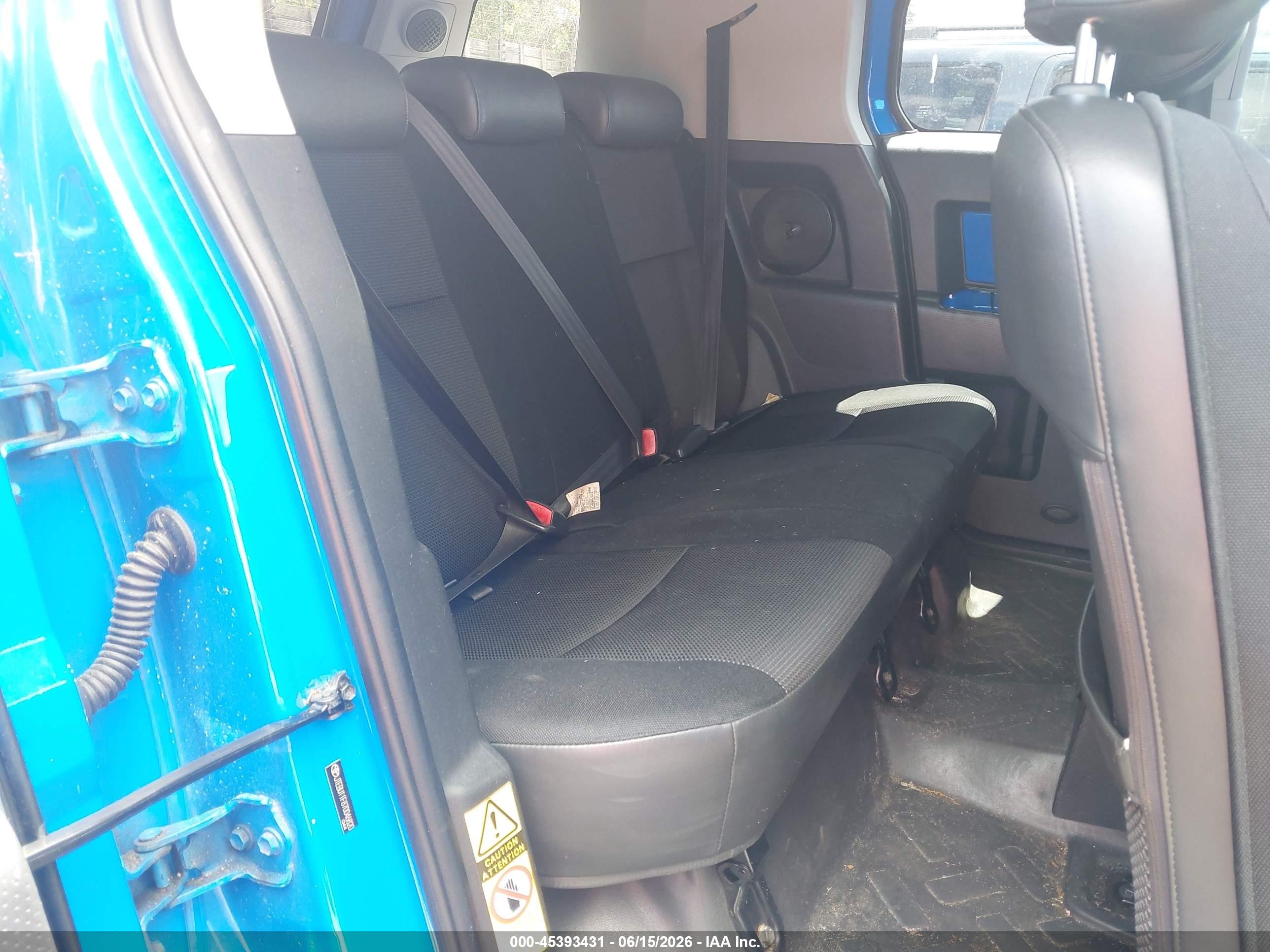 2007 Toyota Fj Cruiser   Blue vin: JTEBU11F870046820