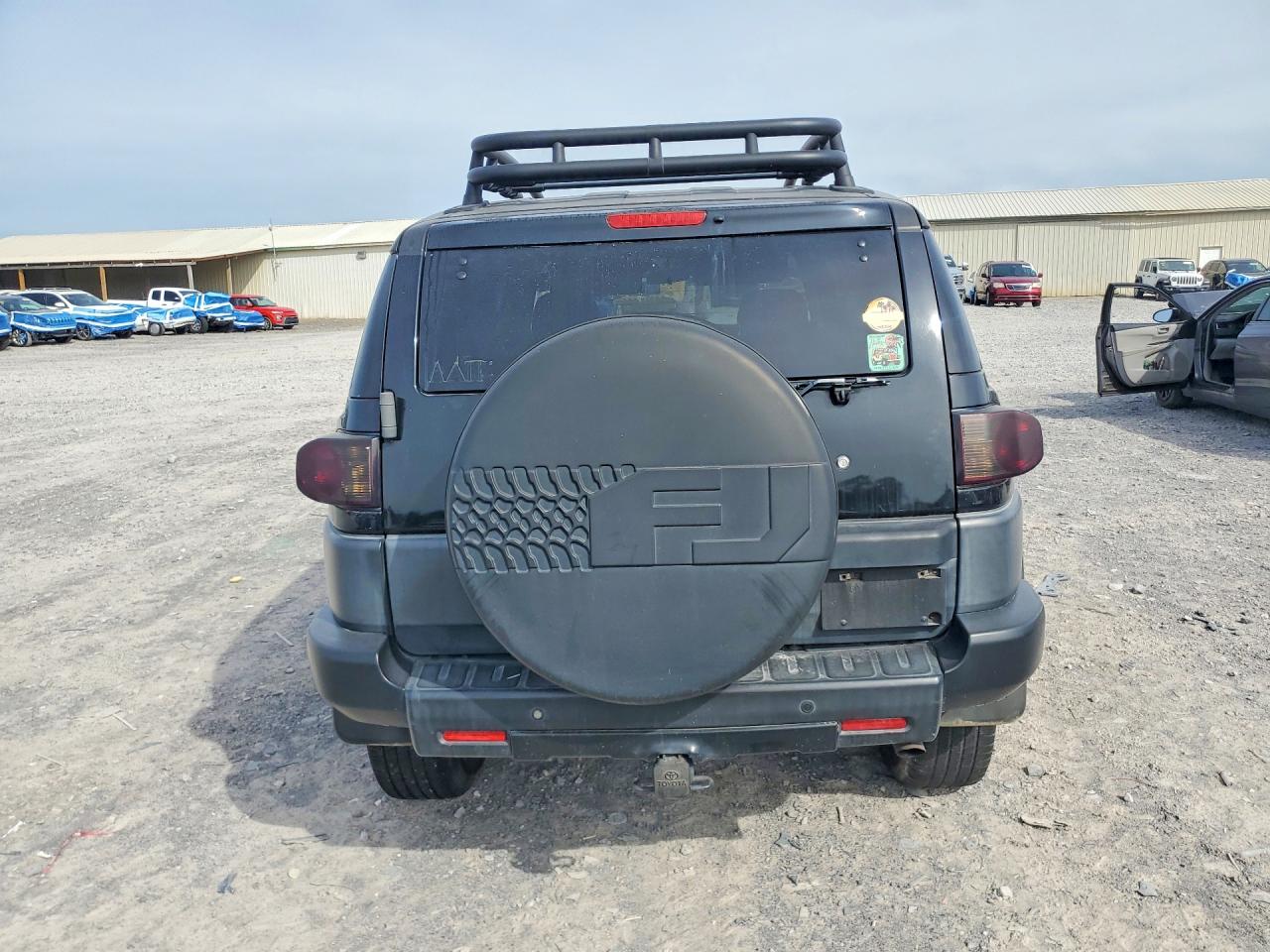 2007 Toyota Fj Cruiser Base Черный vin: JTEBU11F870075458