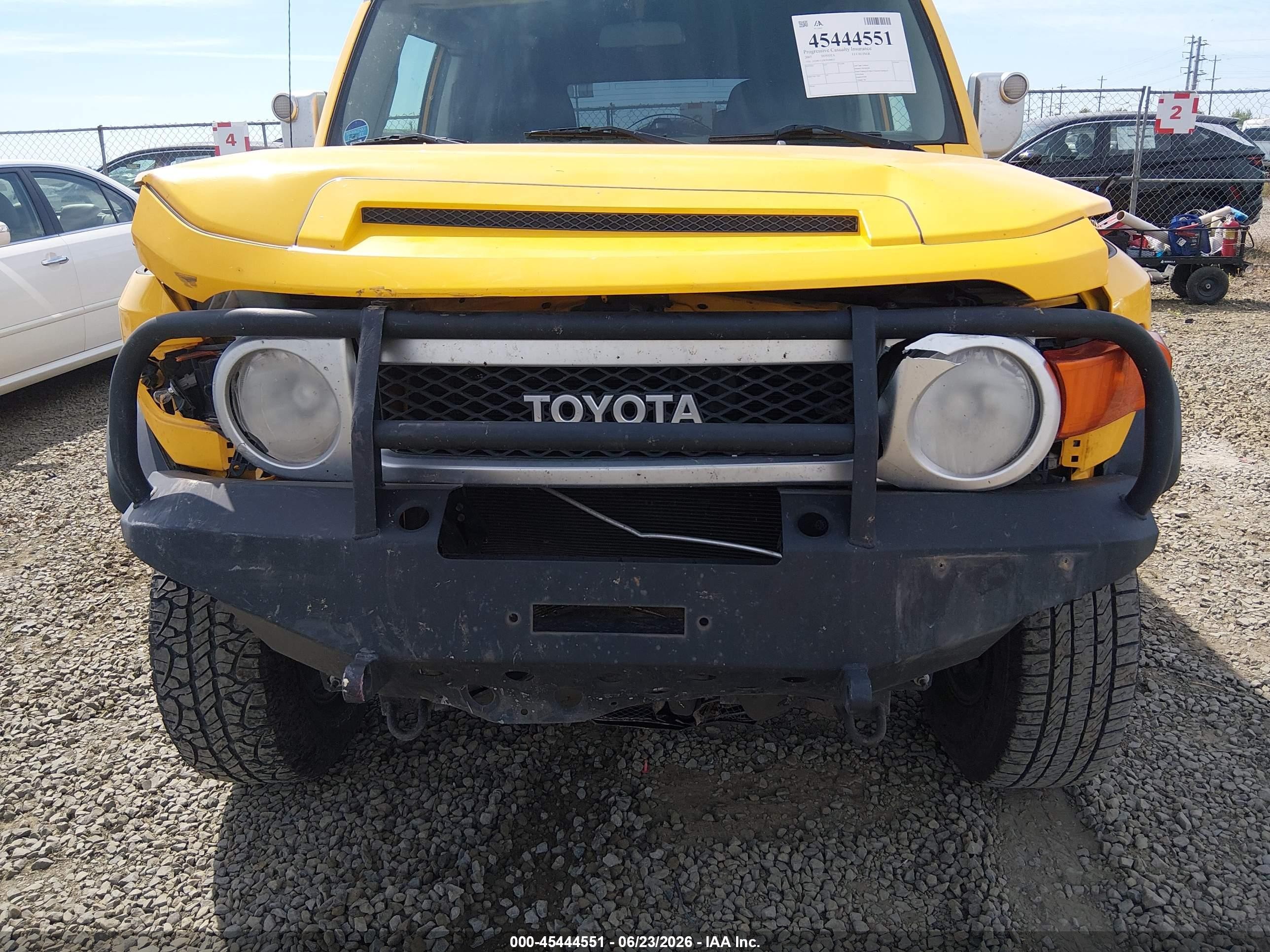 2007 Toyota Fj Cruiser   Yellow vin: JTEBU11F870100035