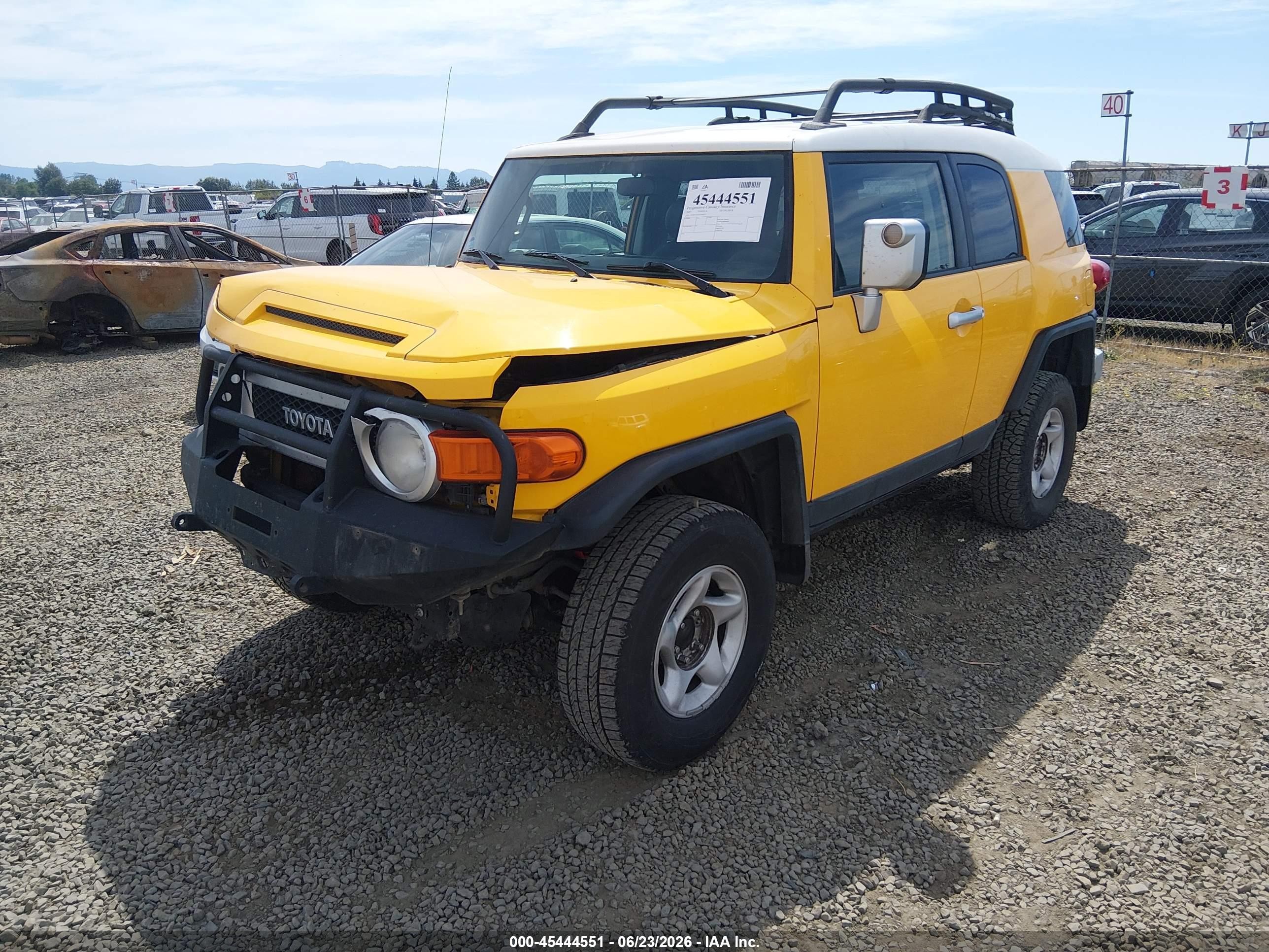 2007 Toyota Fj Cruiser   Yellow vin: JTEBU11F870100035