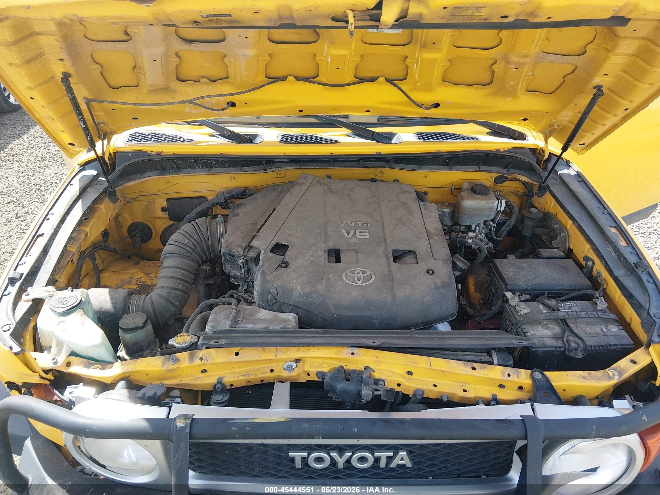 2007 Toyota Fj Cruiser   Yellow vin: JTEBU11F870100035