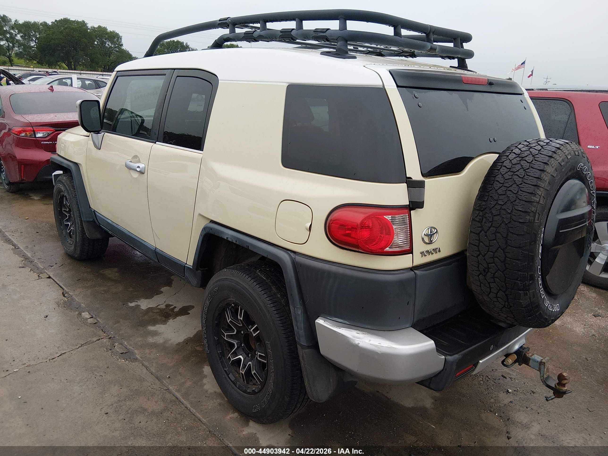 2009 Toyota Fj Cruiser   Yellow vin: JTEBU11F89K061941