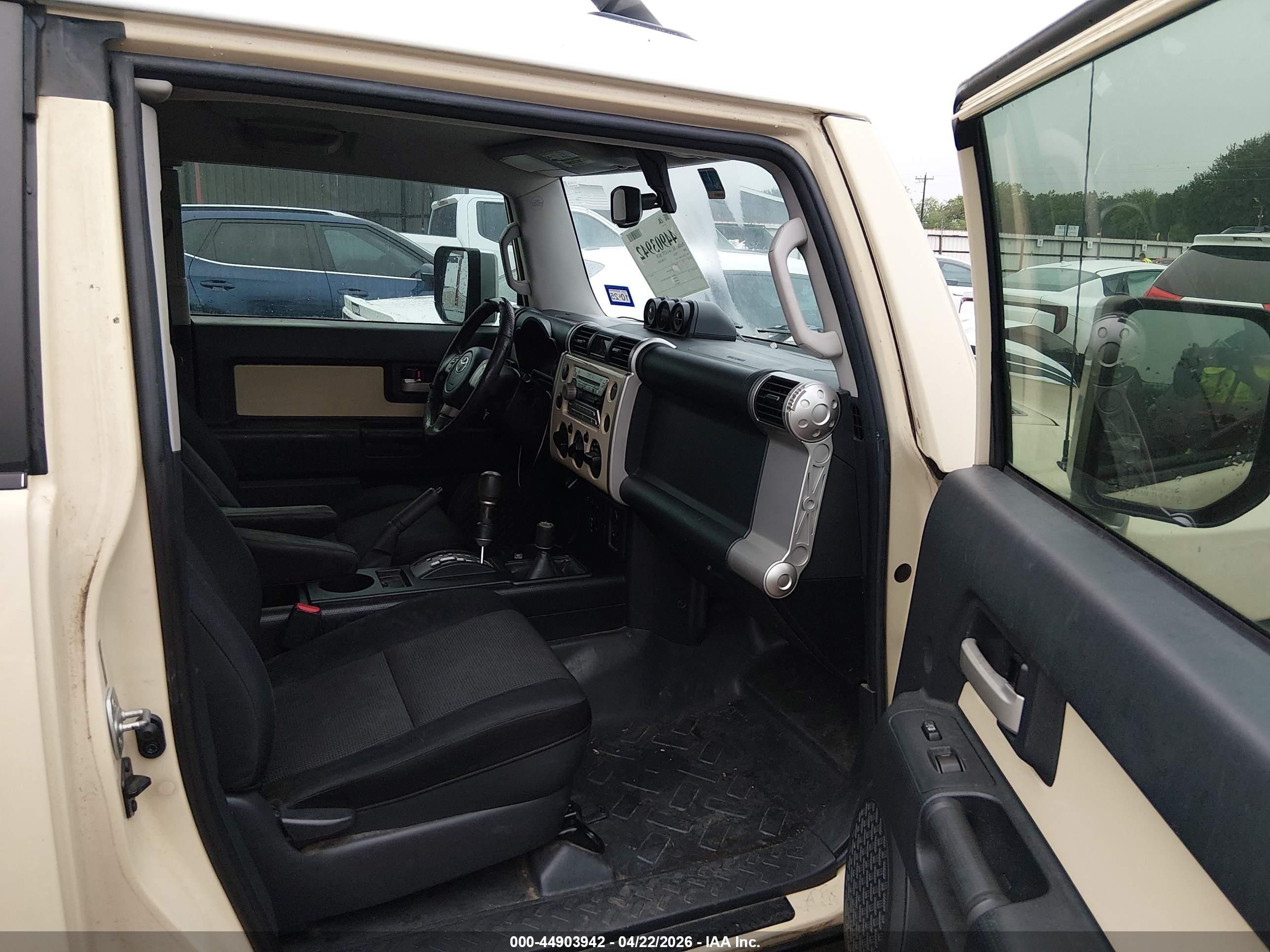 2009 Toyota Fj Cruiser   Yellow vin: JTEBU11F89K061941