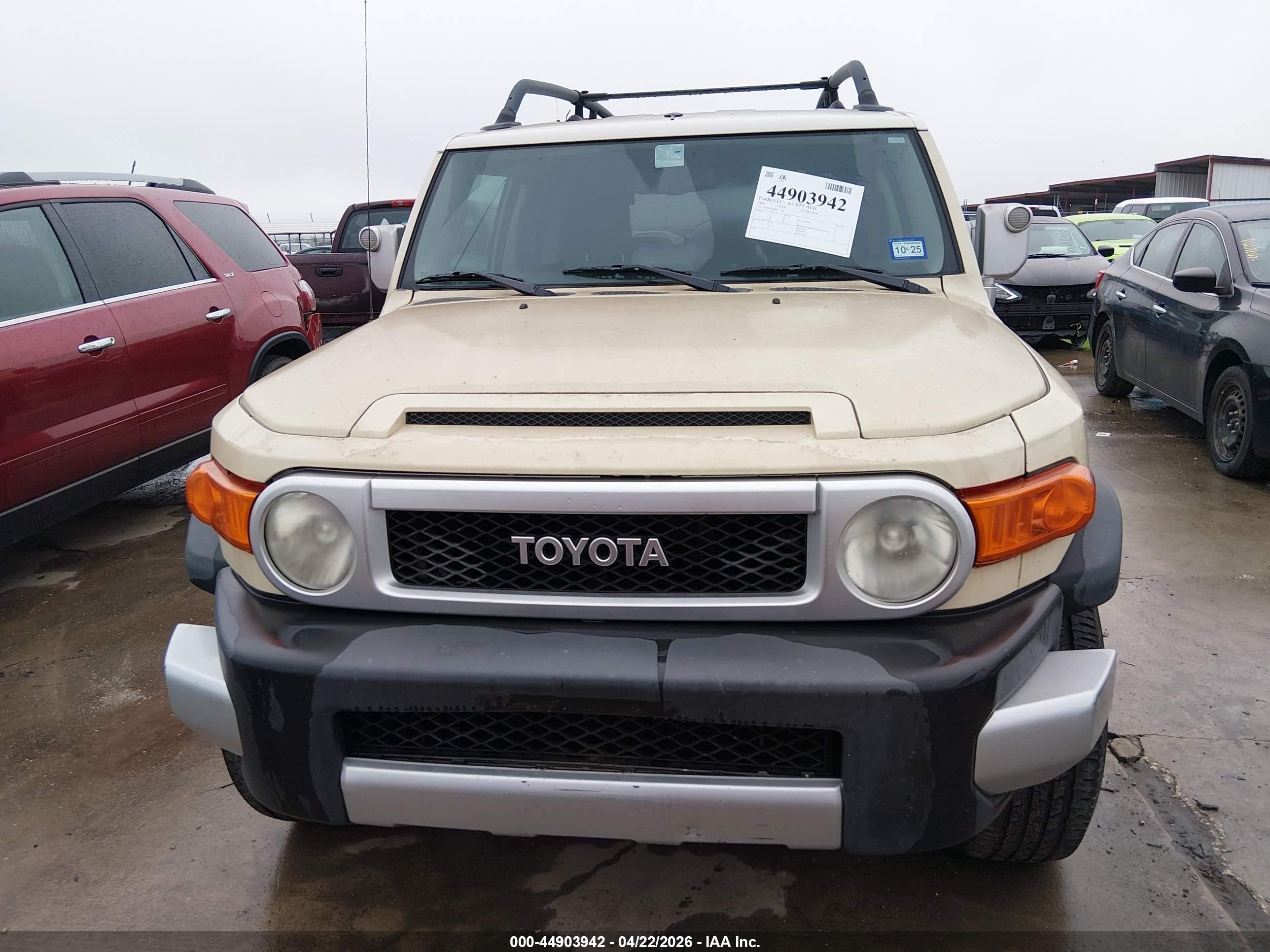 2009 Toyota Fj Cruiser   Yellow vin: JTEBU11F89K061941