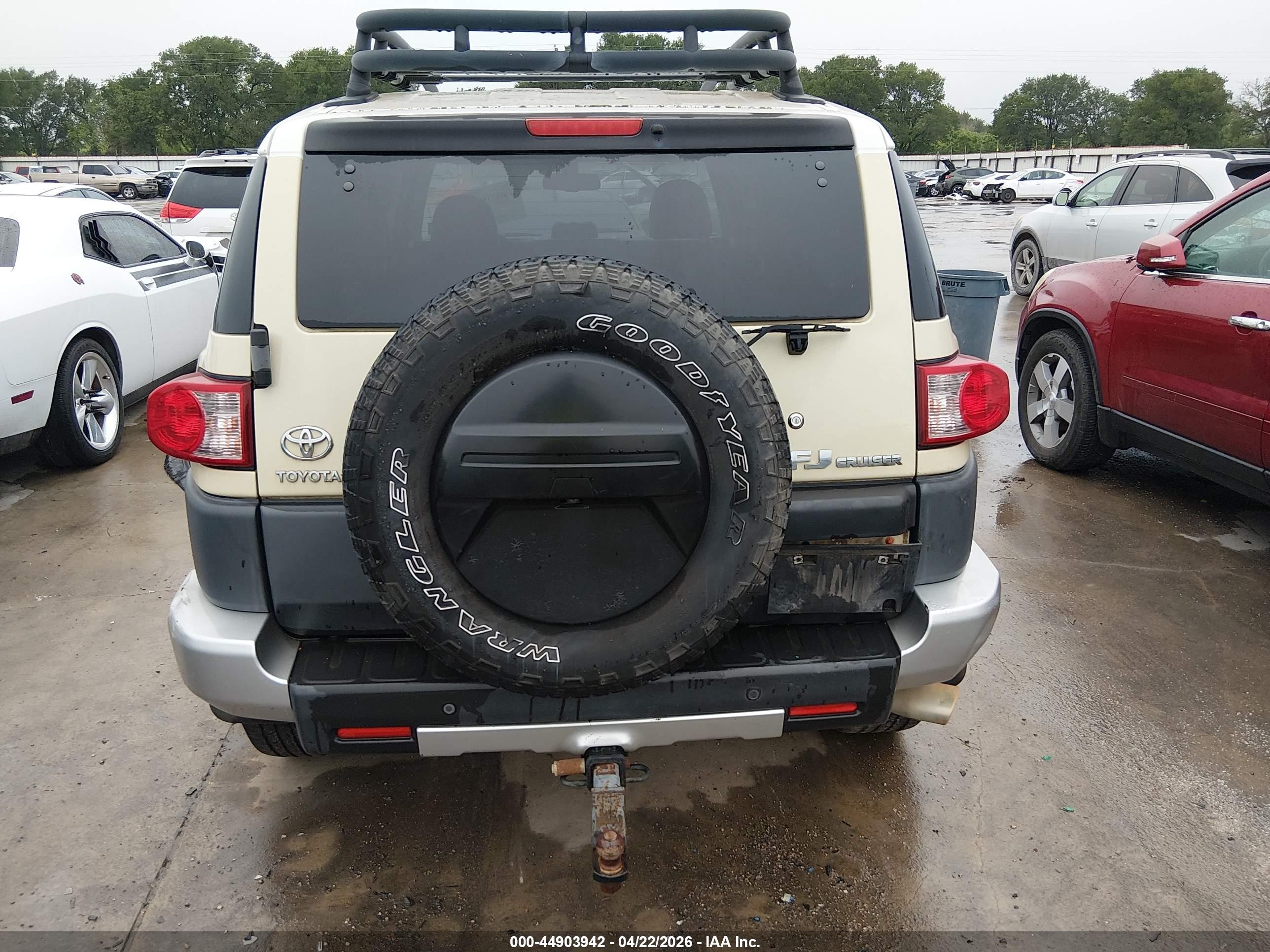 2009 Toyota Fj Cruiser   Yellow vin: JTEBU11F89K061941