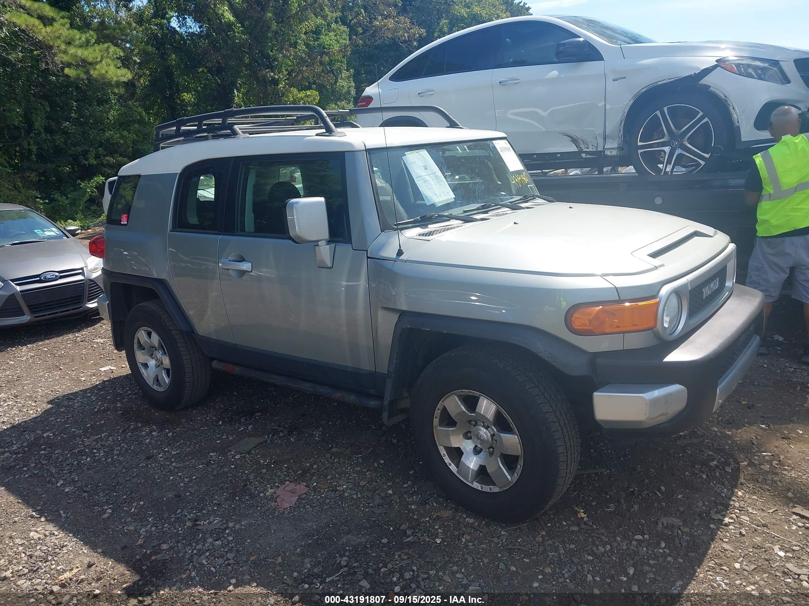 2009 Toyota Fj Cruiser   Gray vin: JTEBU11F89K062460