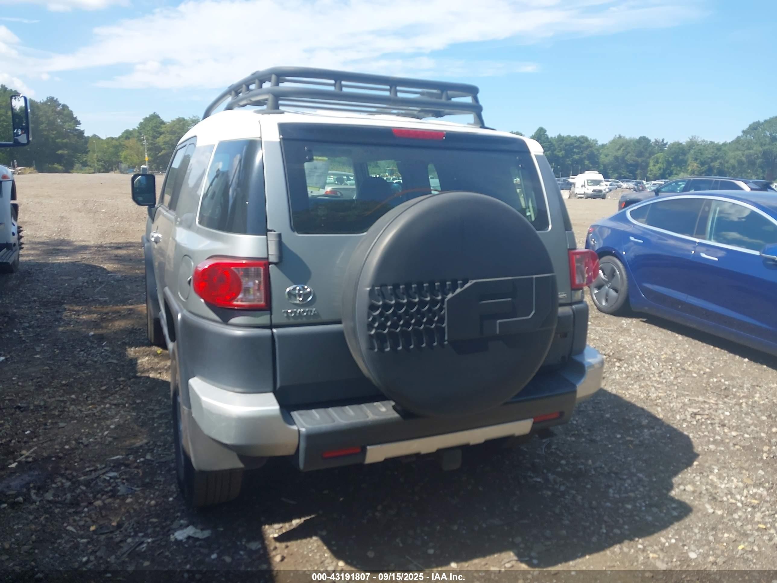 2009 Toyota Fj Cruiser   Gray vin: JTEBU11F89K062460