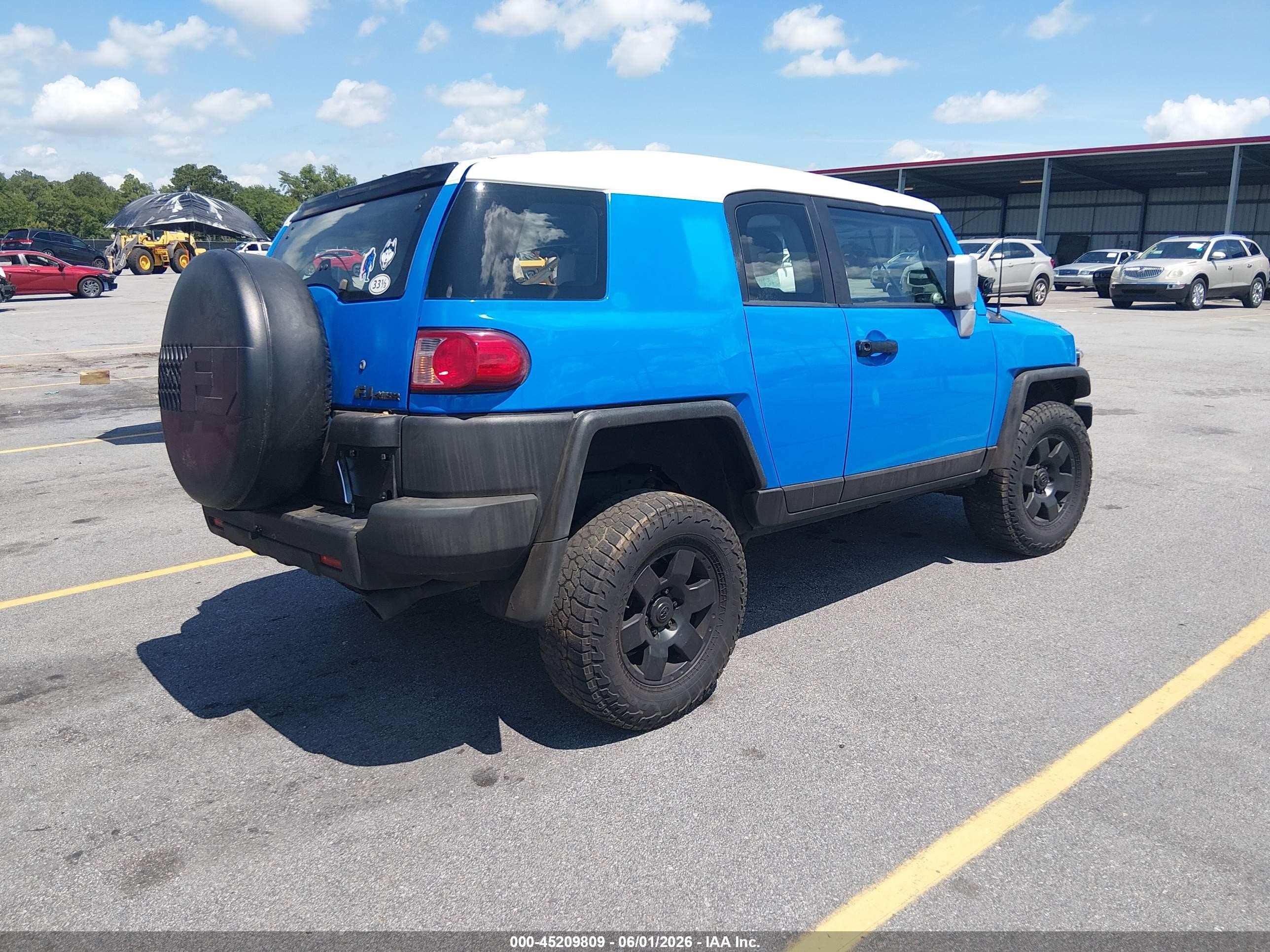 2007 Toyota Fj Cruiser   Blue vin: JTEBU11F970016709