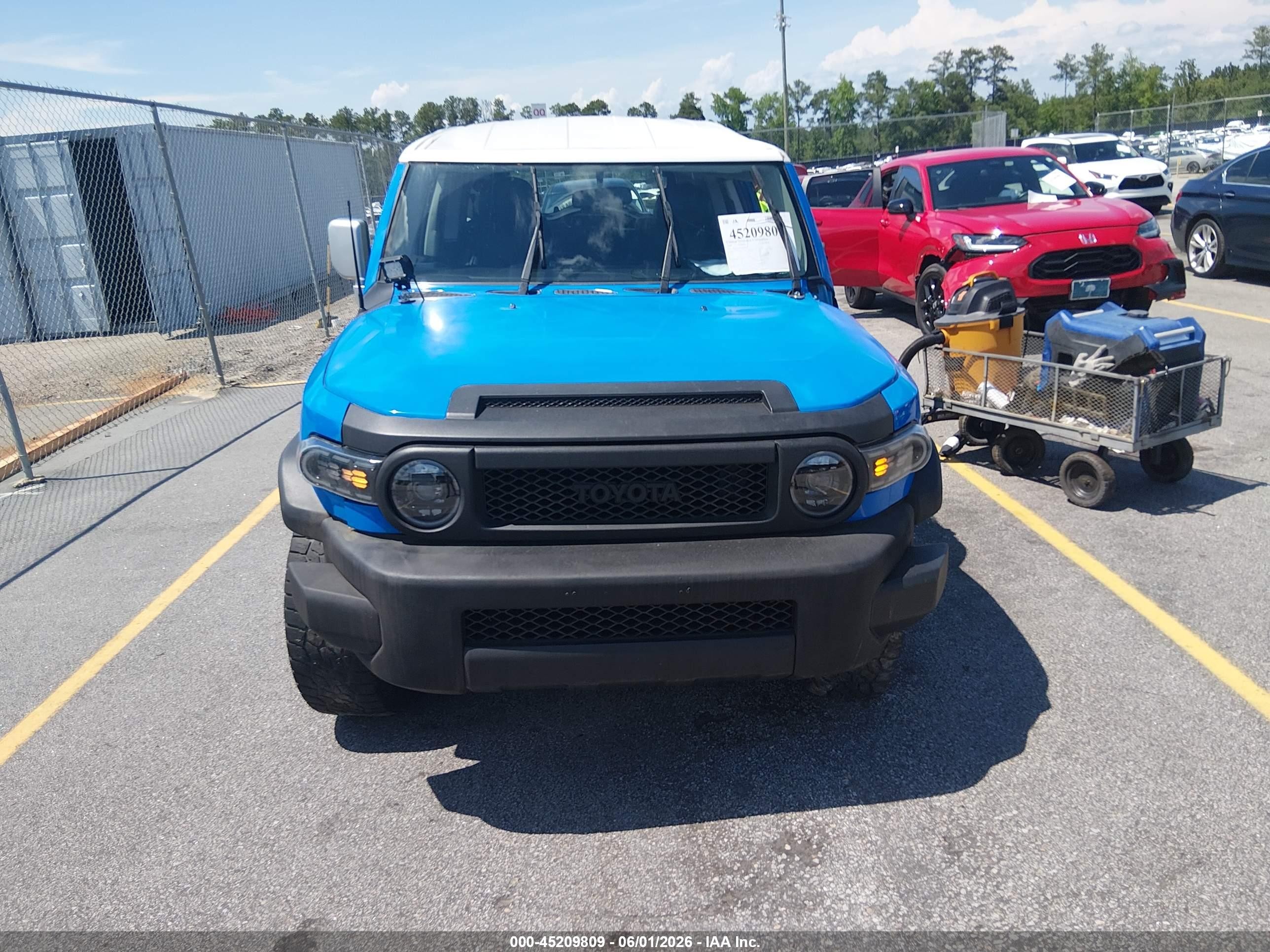 2007 Toyota Fj Cruiser   Blue vin: JTEBU11F970016709