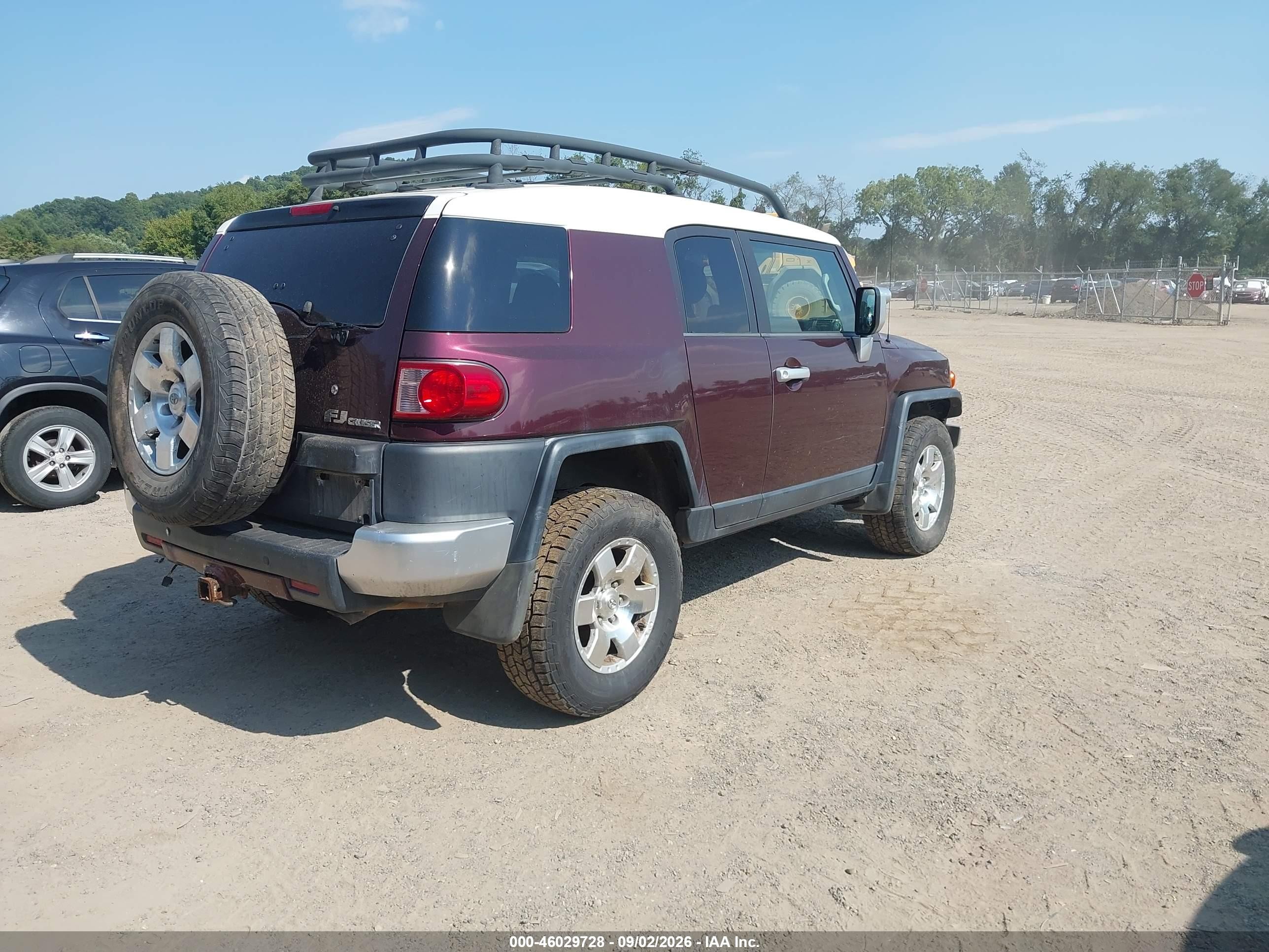 2007 Toyota Fj Cruiser   Красный vin: JTEBU11F970045403