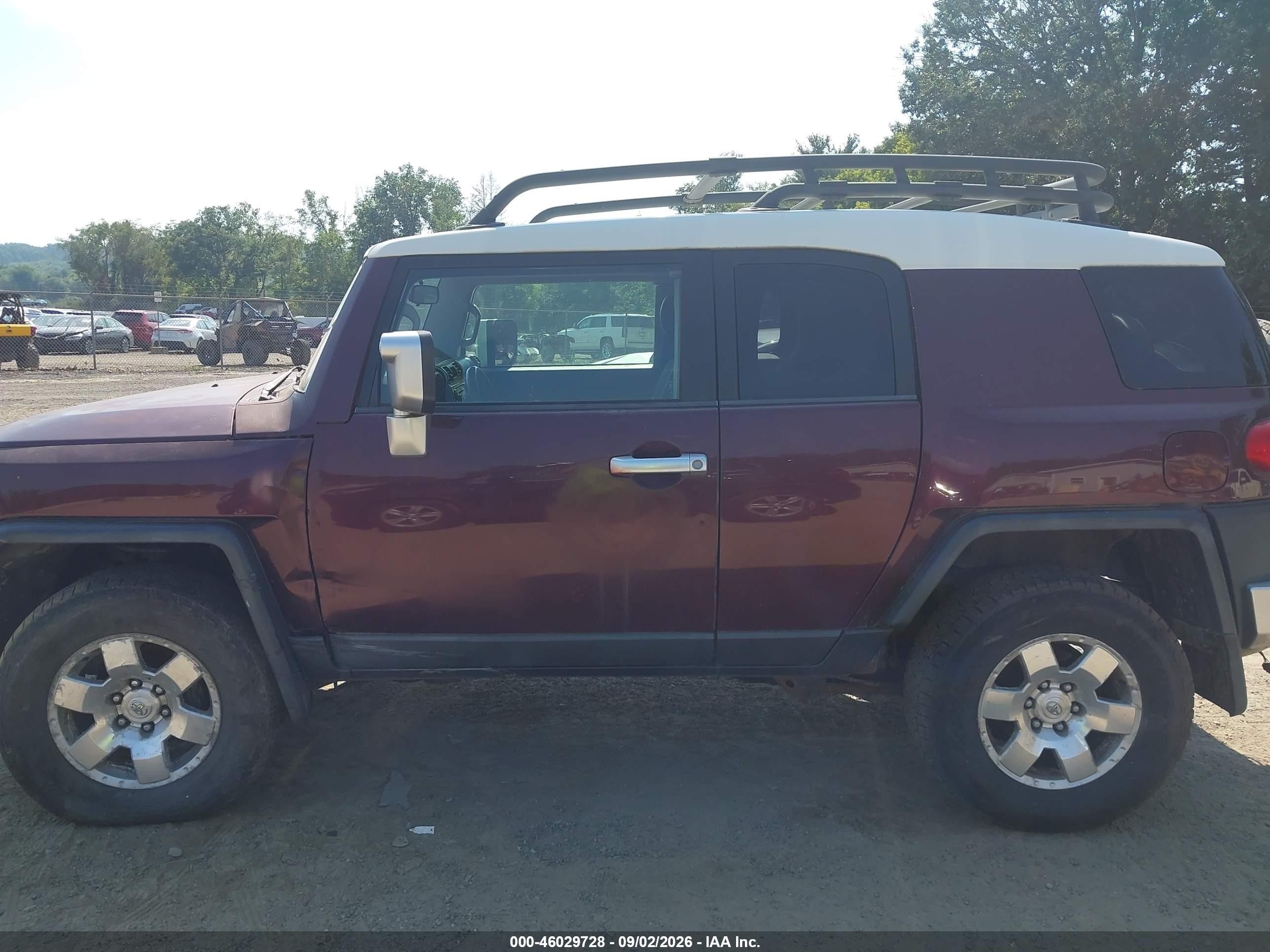 2007 Toyota Fj Cruiser   Красный vin: JTEBU11F970045403
