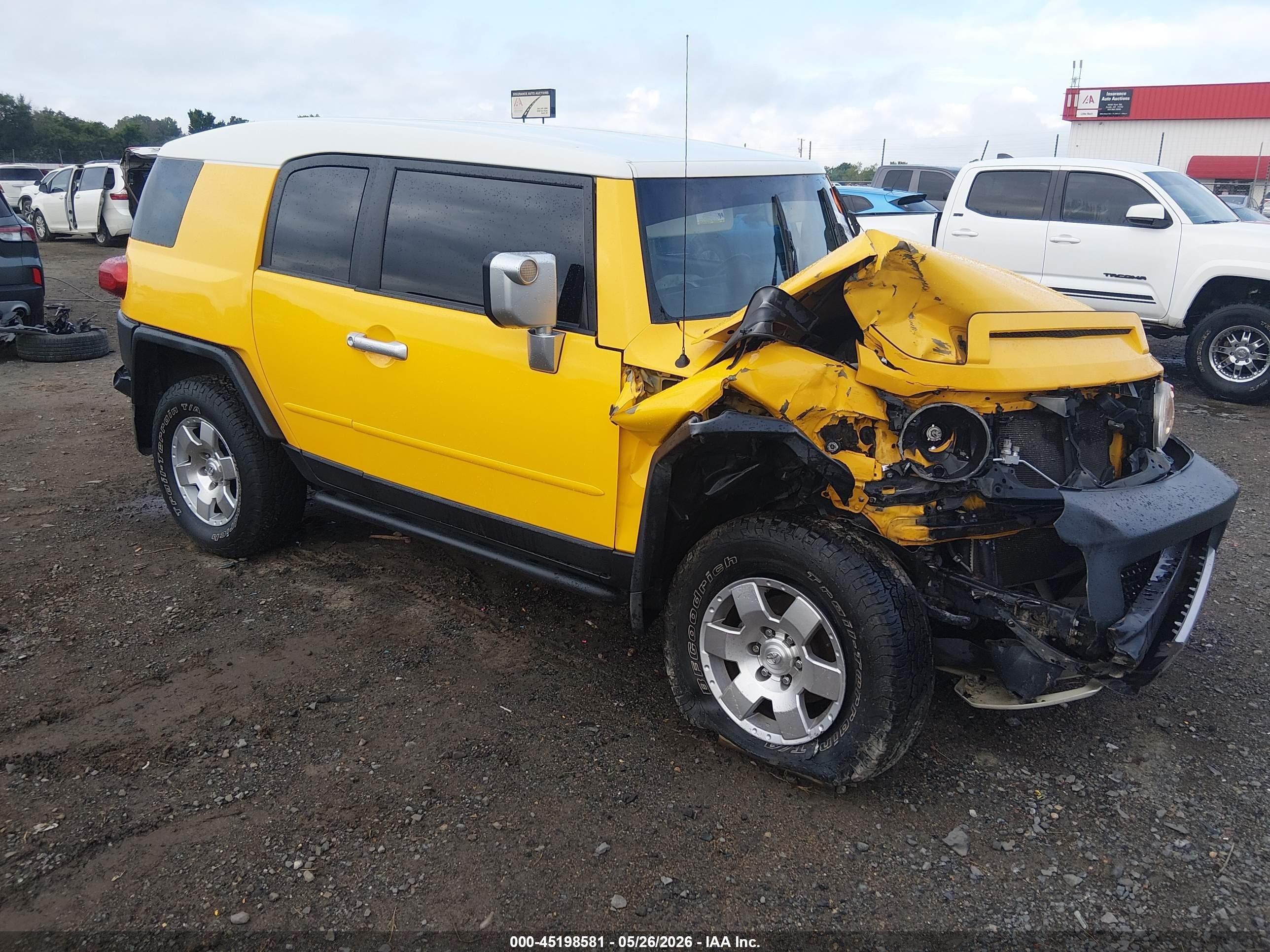 2007 Toyota Fj Cruiser   Yellow vin: JTEBU11F970049743