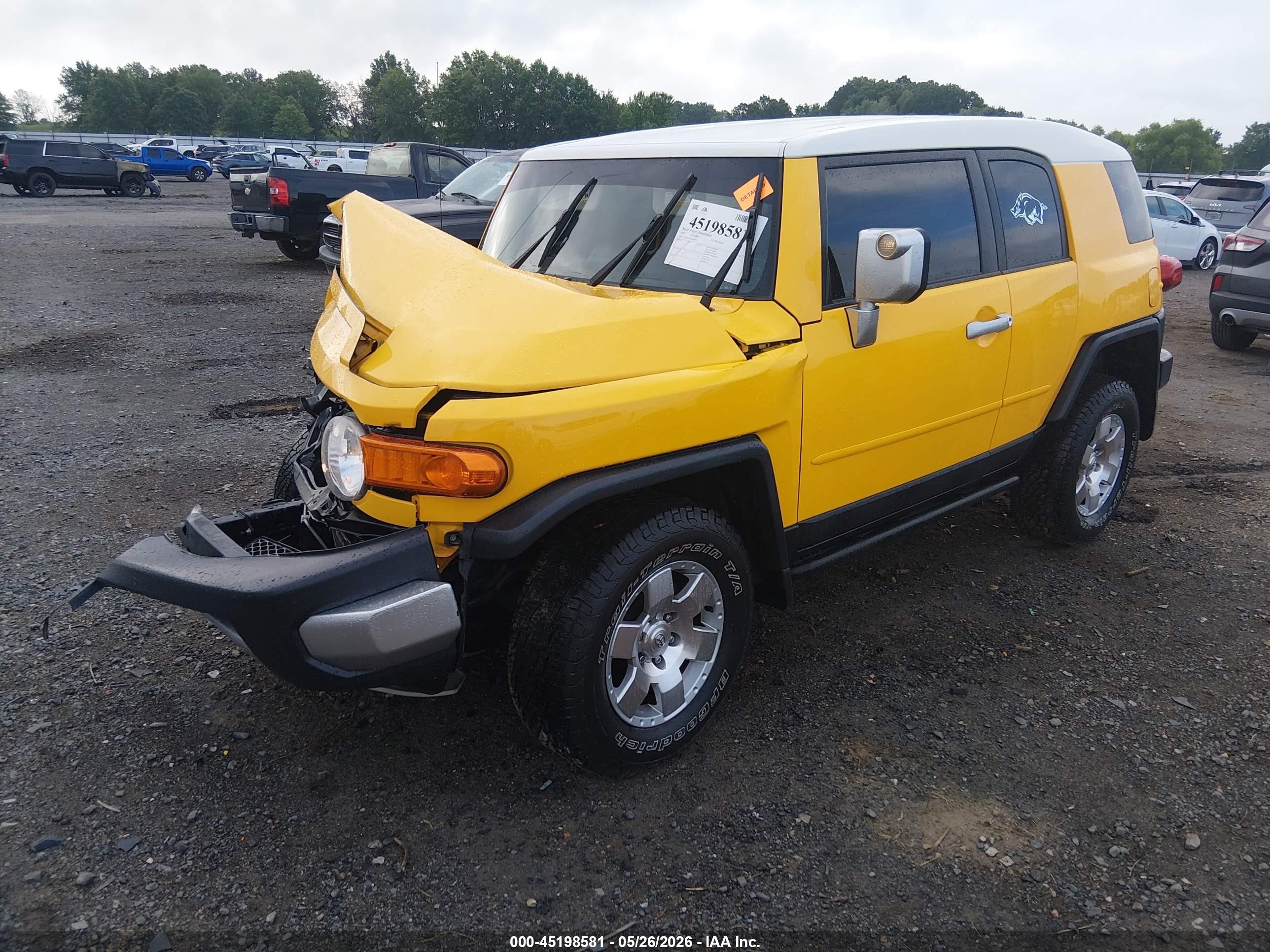 2007 Toyota Fj Cruiser   Yellow vin: JTEBU11F970049743