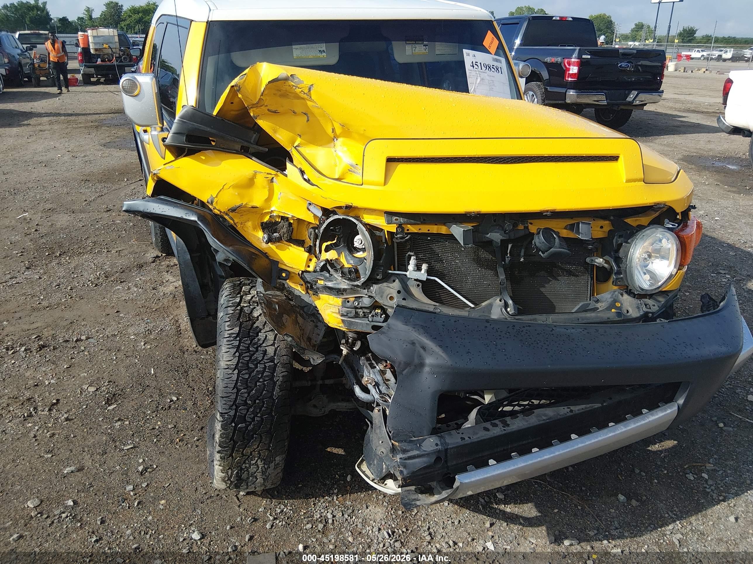 2007 Toyota Fj Cruiser   Yellow vin: JTEBU11F970049743