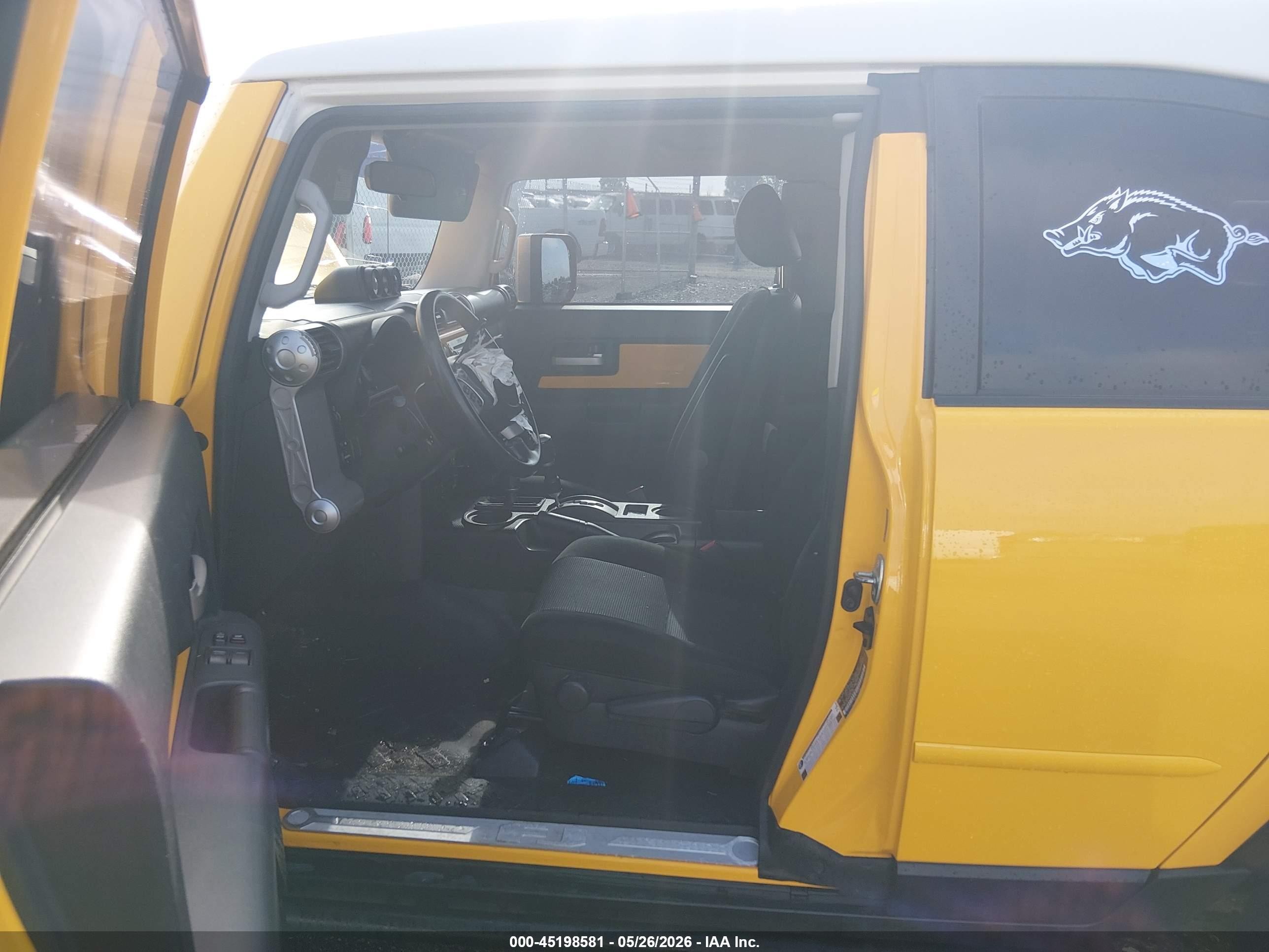2007 Toyota Fj Cruiser   Yellow vin: JTEBU11F970049743