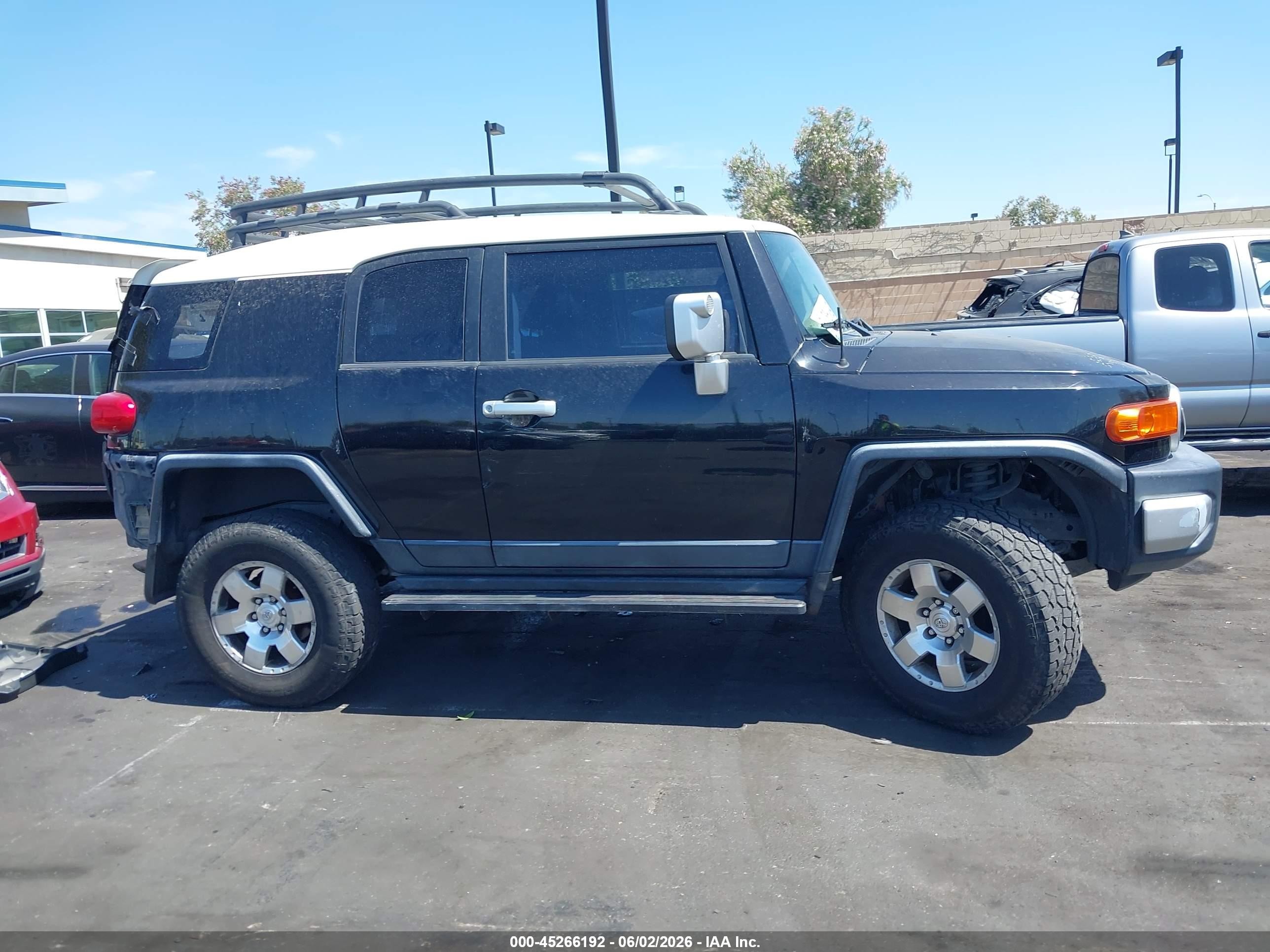 2007 Toyota Fj Cruiser   Black vin: JTEBU11F970069152