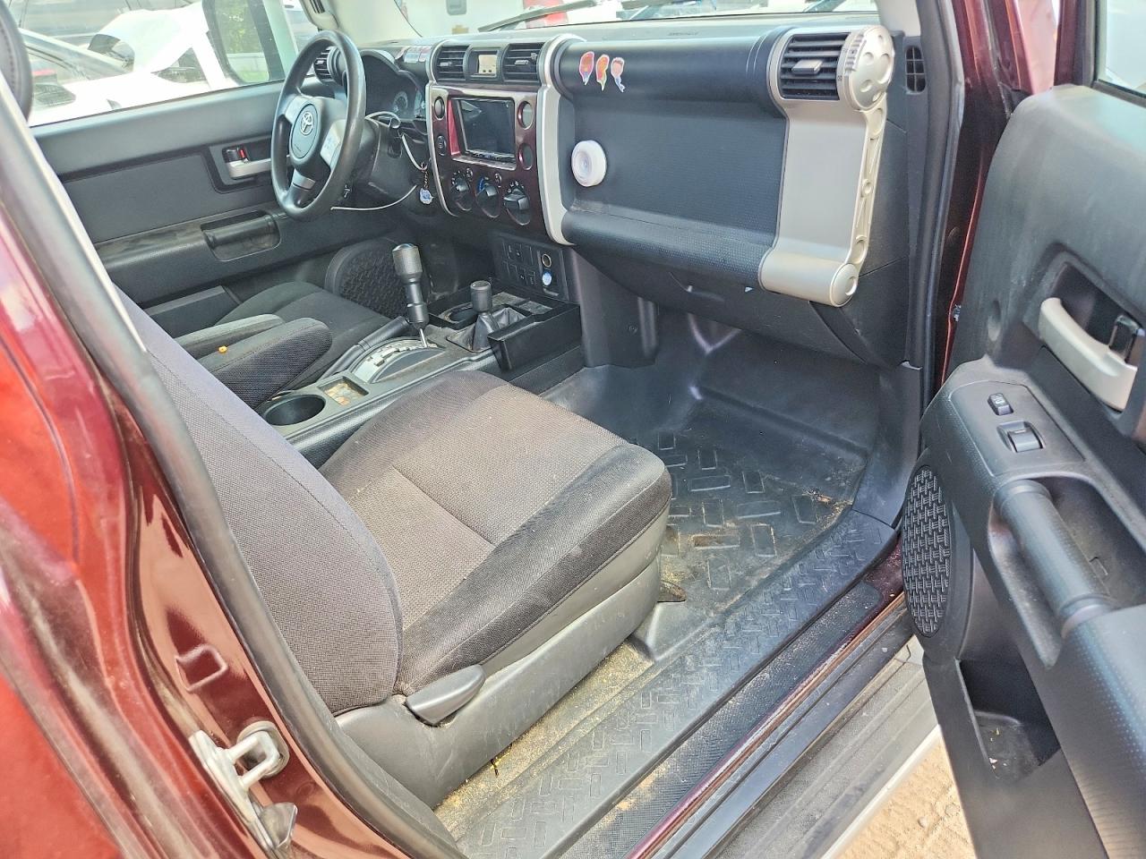 2007 Toyota Fj Cruiser Base Burgundy vin: JTEBU11F970078045