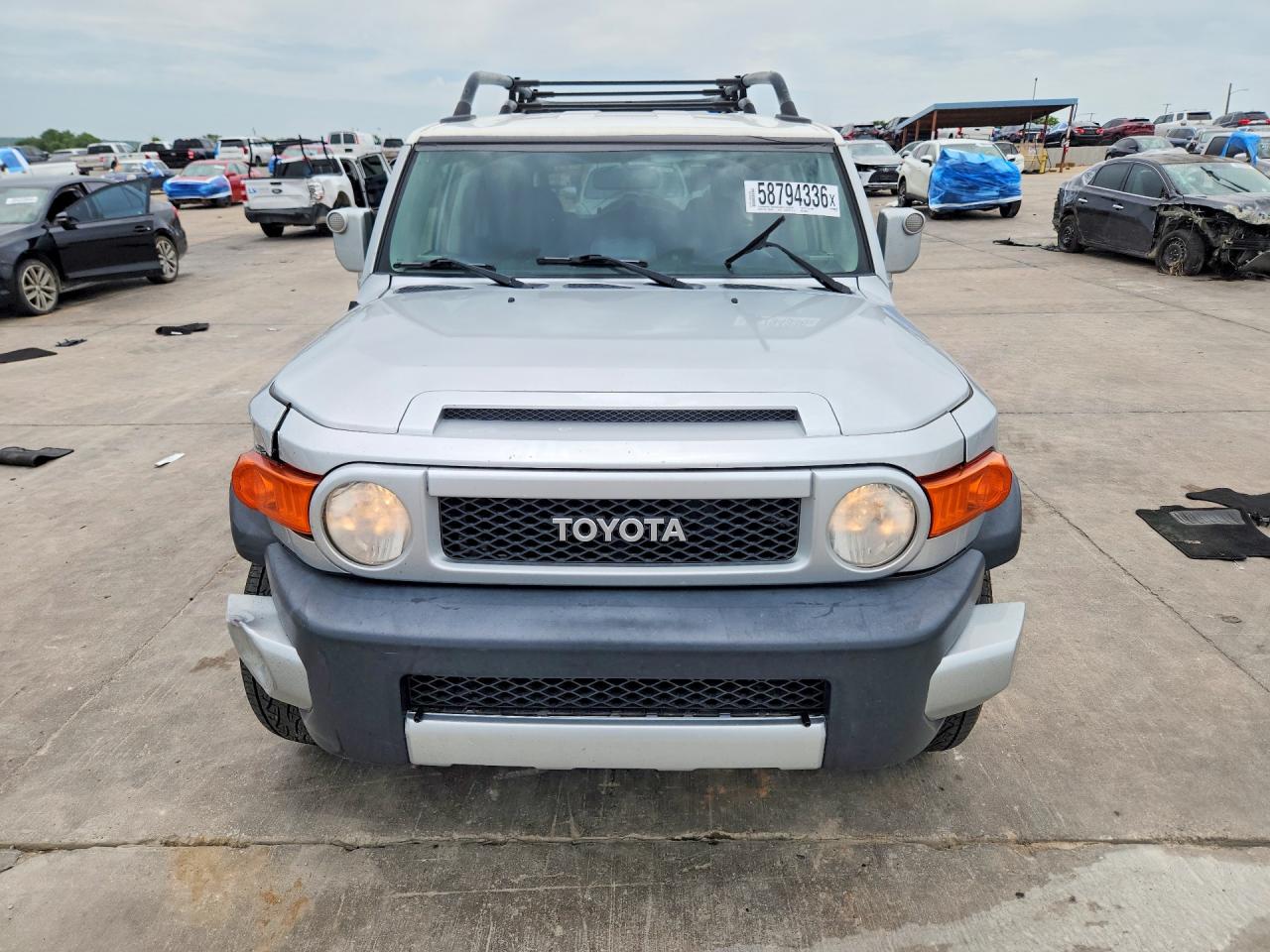 2007 Toyota Fj Cruiser Base Silver vin: JTEBU11F970092205