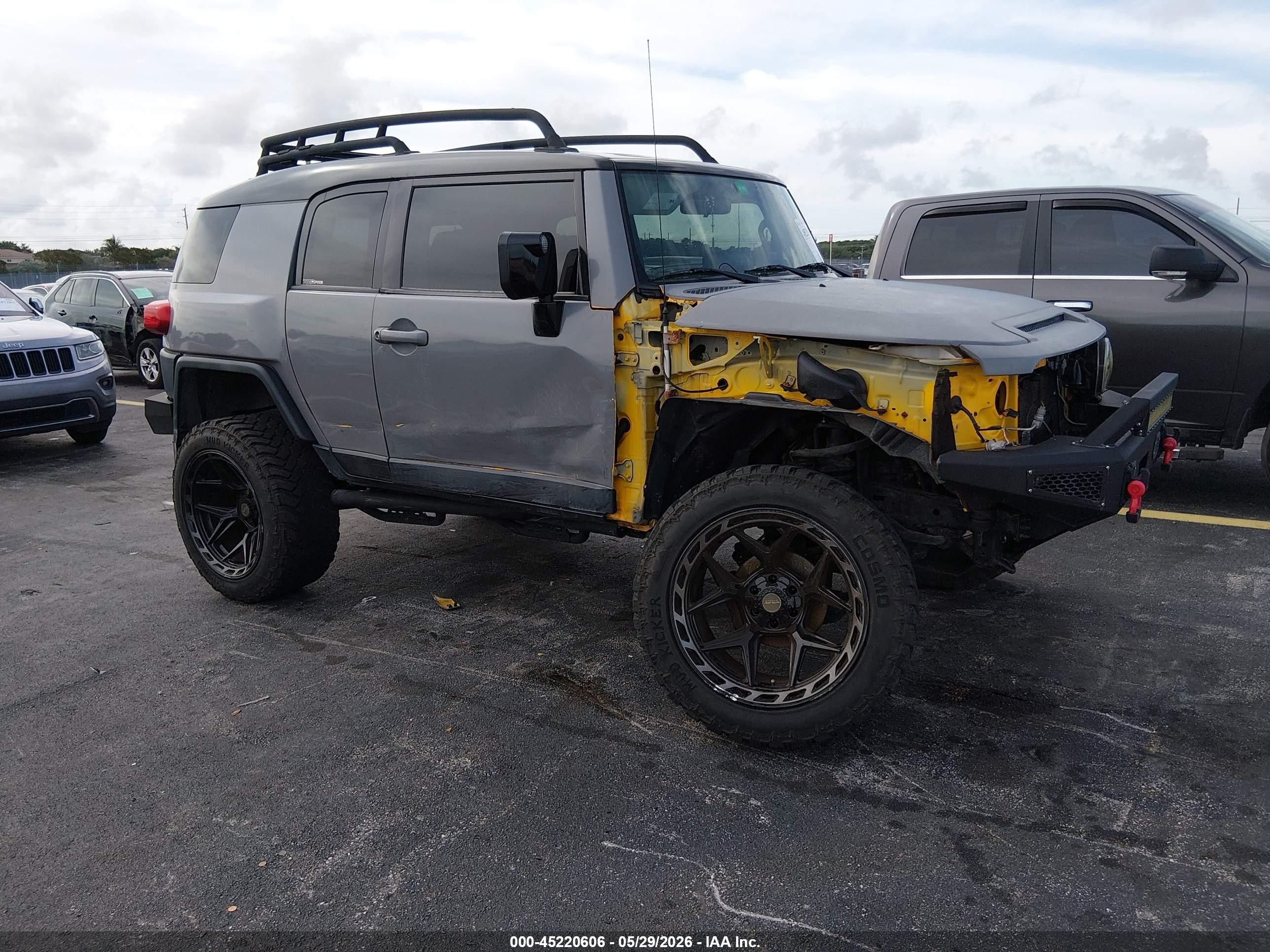 2008 Toyota Fj Cruiser   Gray vin: JTEBU11F98K002539