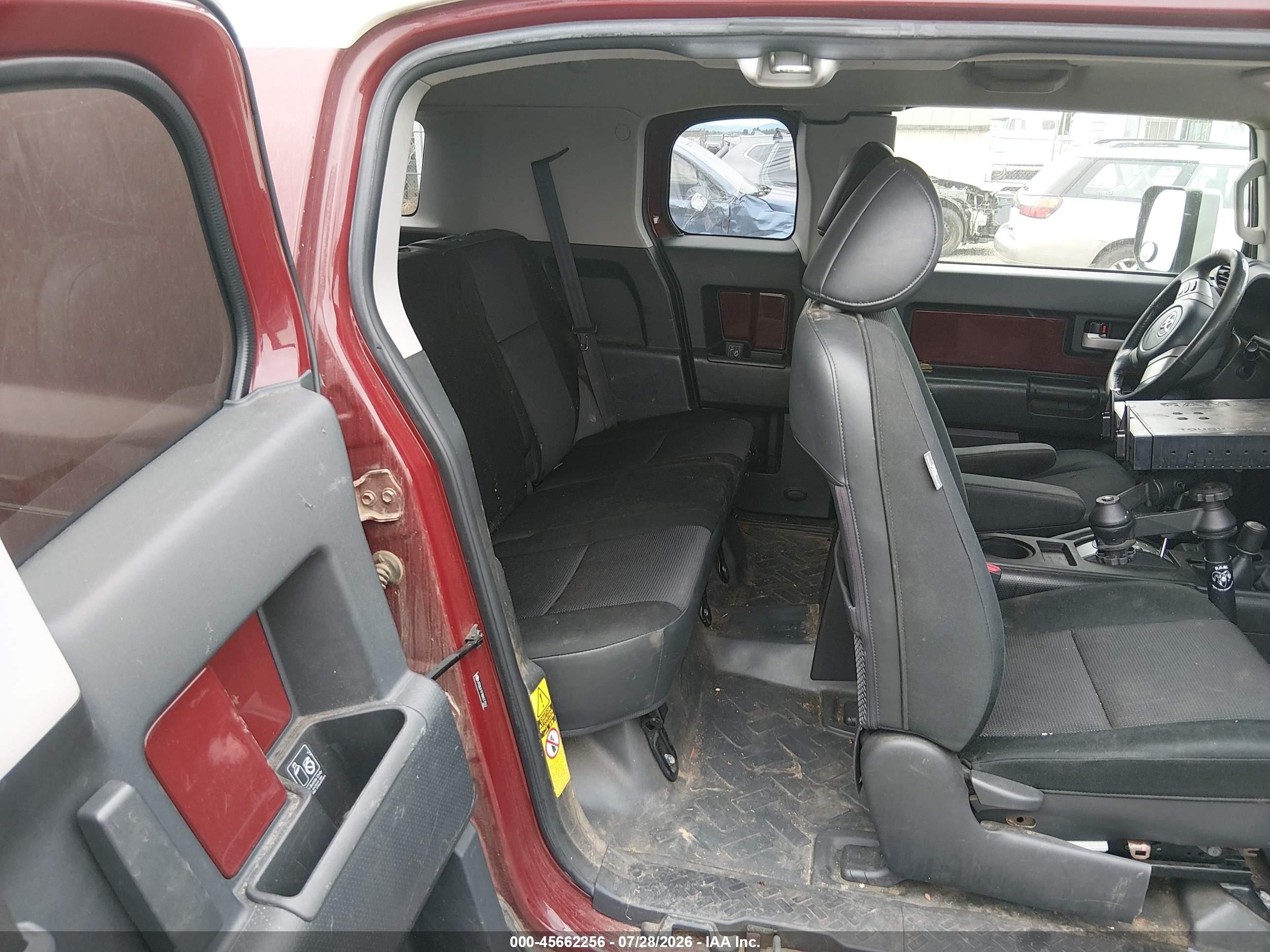 2008 Toyota Fj Cruiser   Red vin: JTEBU11F98K017557