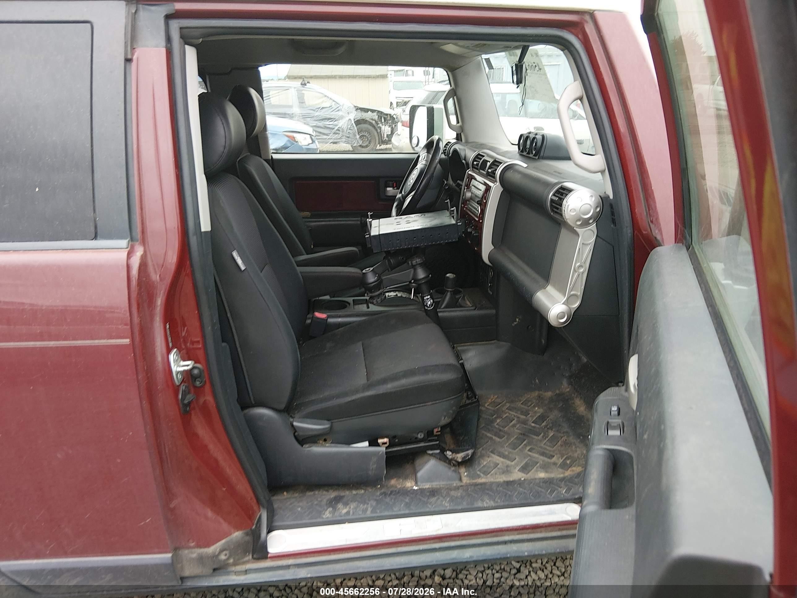 2008 Toyota Fj Cruiser   Red vin: JTEBU11F98K017557