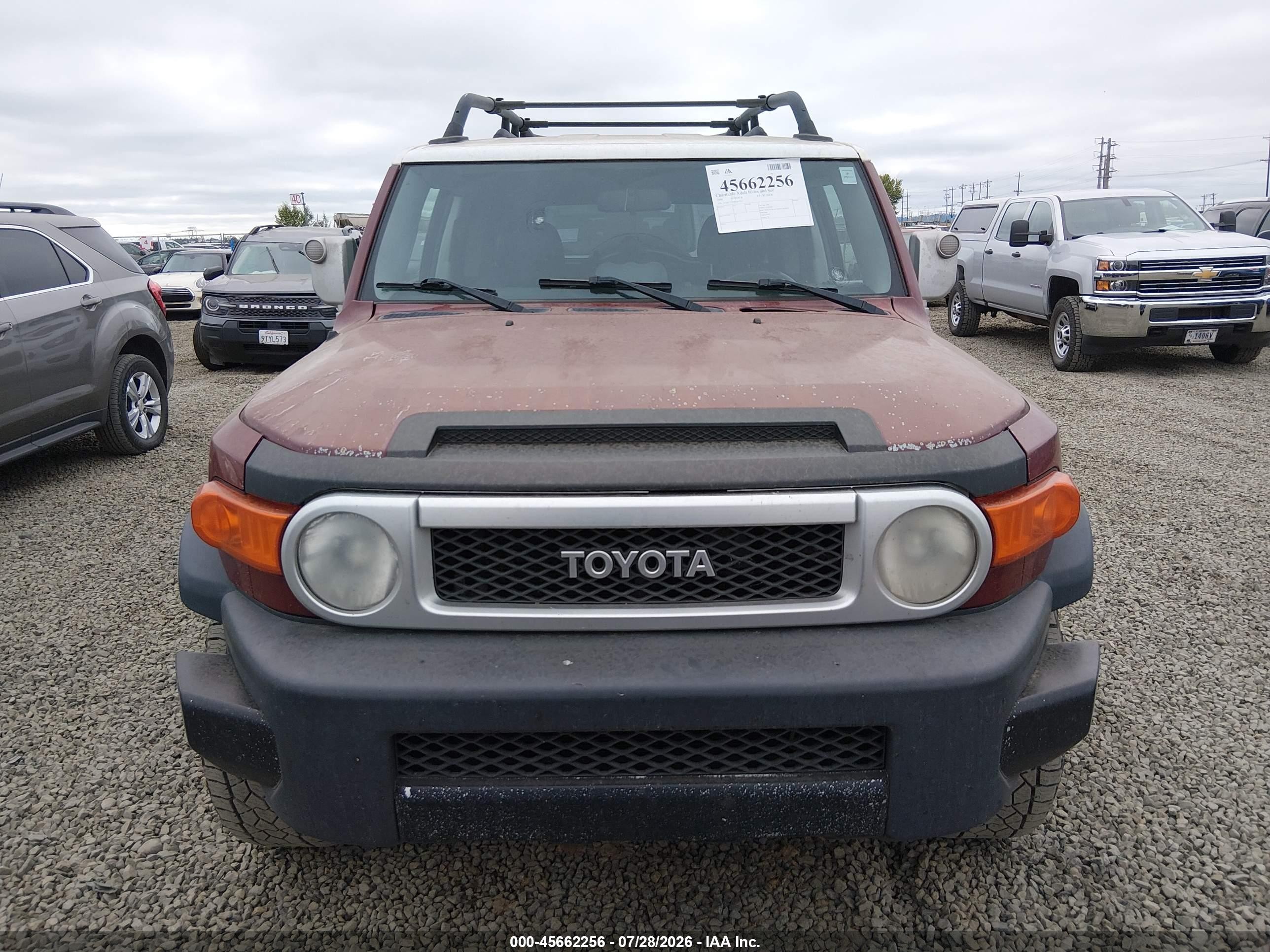 2008 Toyota Fj Cruiser   Red vin: JTEBU11F98K017557