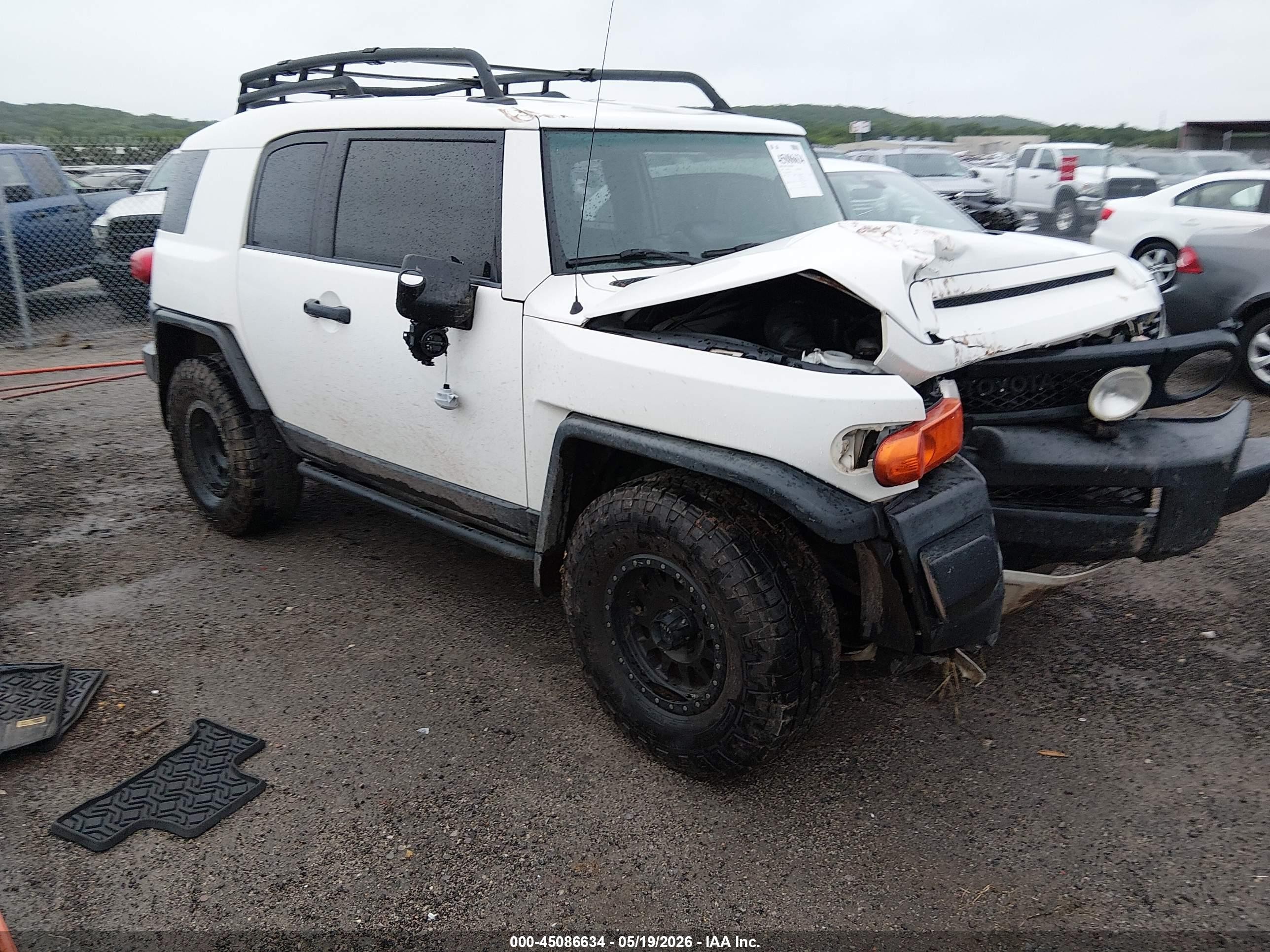 2008 Toyota Fj Cruiser   White vin: JTEBU11F98K027635
