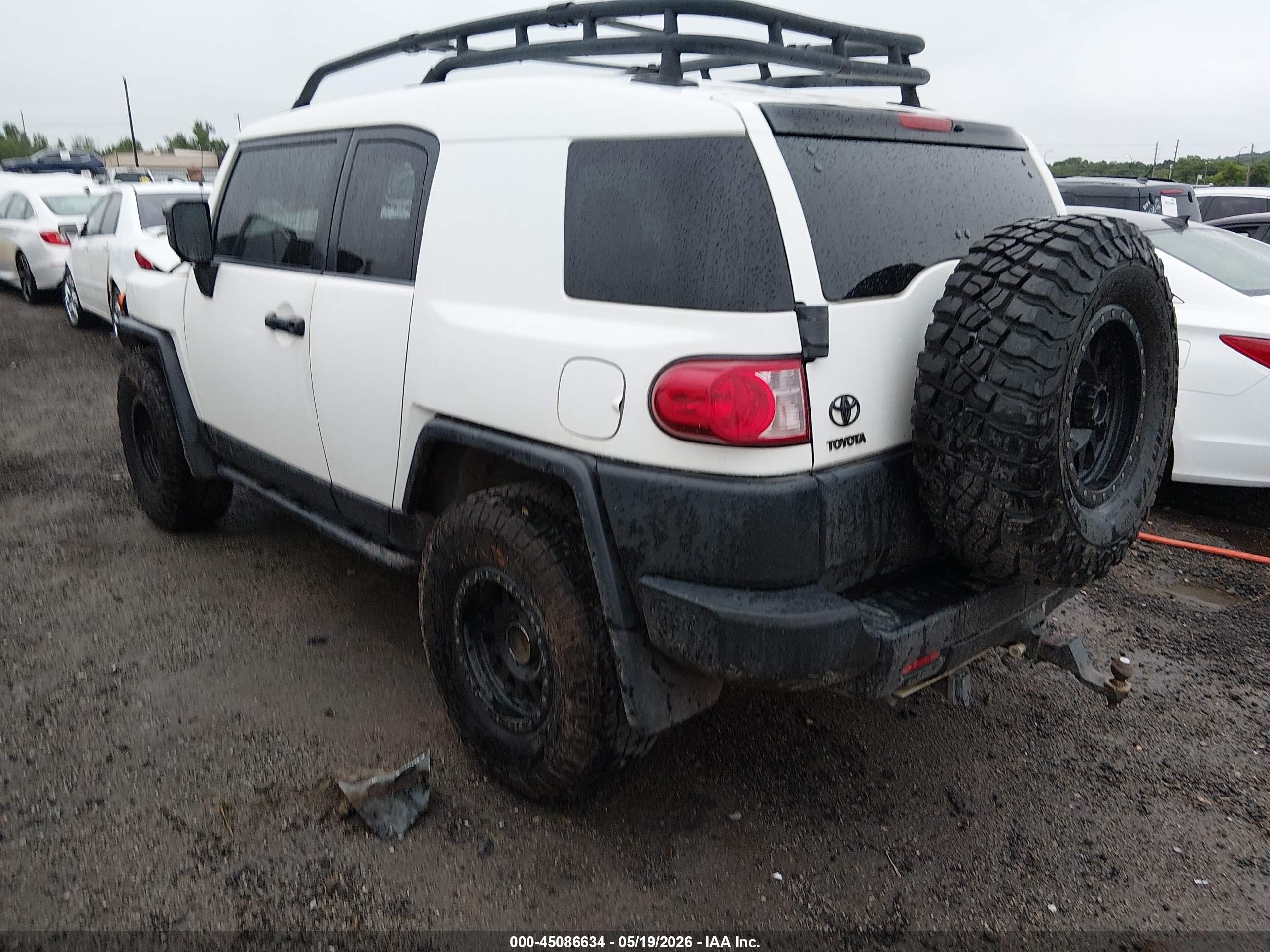 2008 Toyota Fj Cruiser   White vin: JTEBU11F98K027635