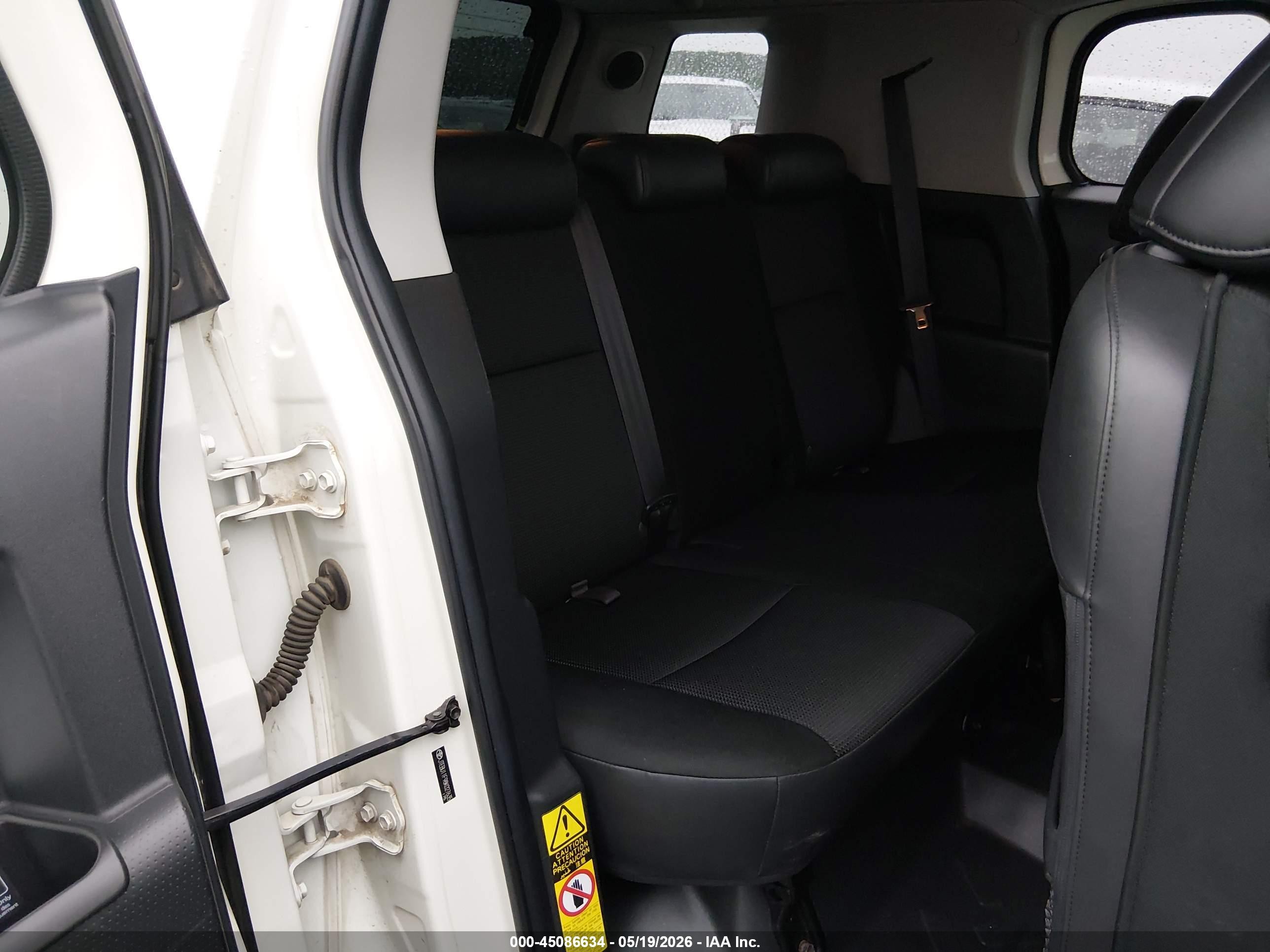 2008 Toyota Fj Cruiser   White vin: JTEBU11F98K027635
