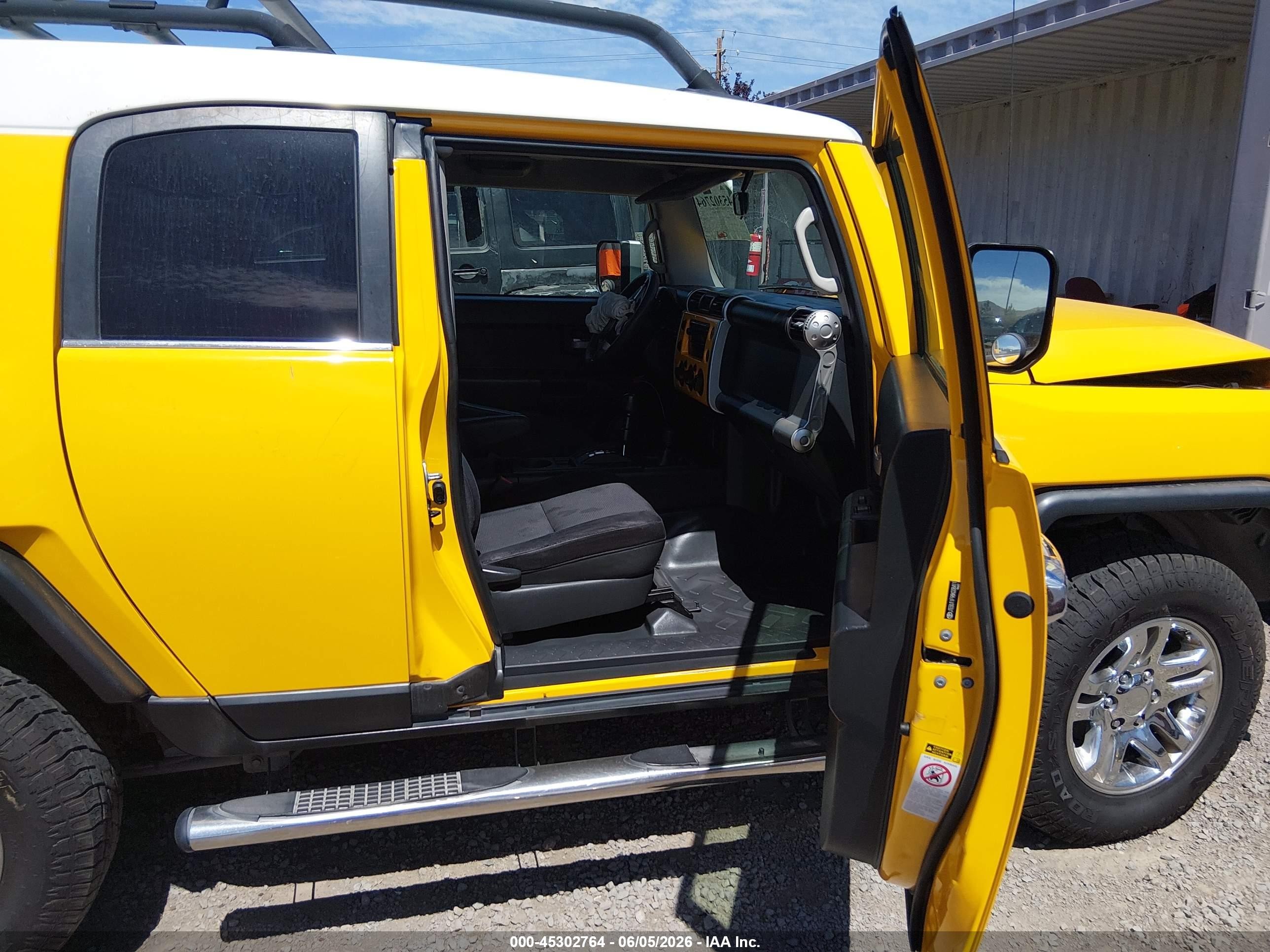 2008 Toyota Fj Cruiser   Желтый vin: JTEBU11F98K038411