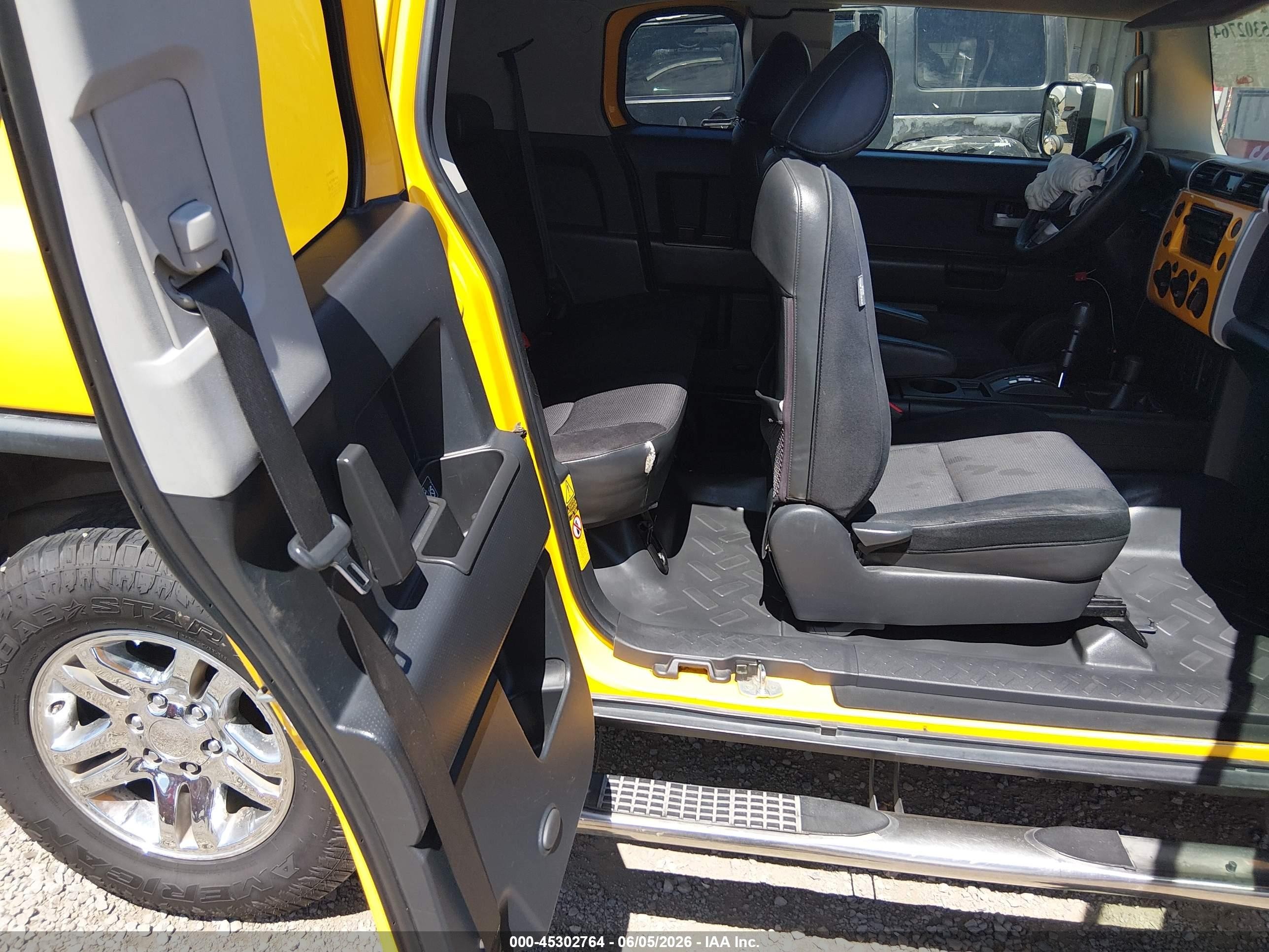 2008 Toyota Fj Cruiser   Желтый vin: JTEBU11F98K038411