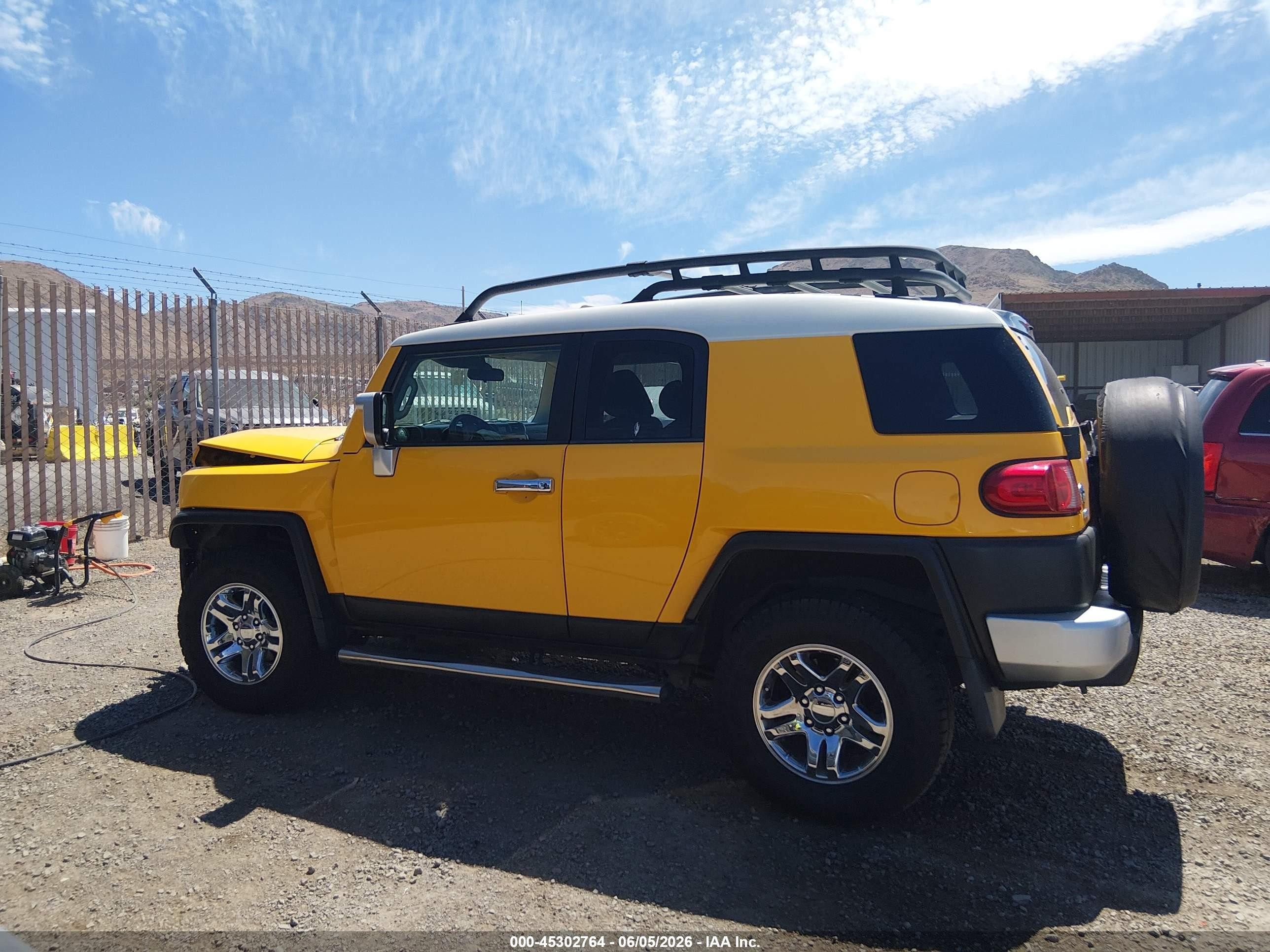 2008 Toyota Fj Cruiser   Желтый vin: JTEBU11F98K038411