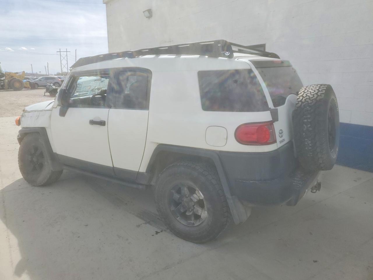 2008 Toyota Fj Cruiser Base White vin: JTEBU11F98K041440