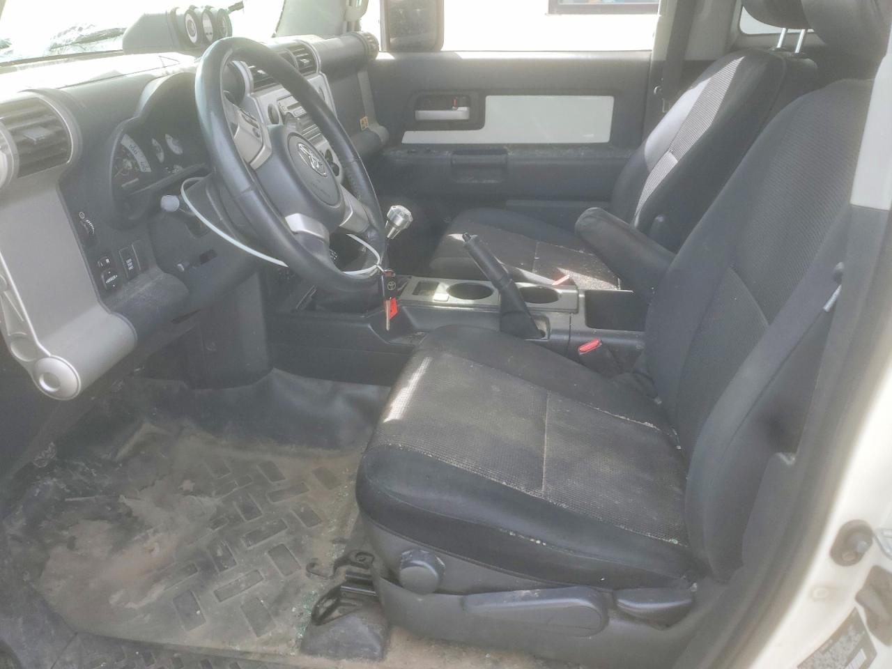 2008 Toyota Fj Cruiser Base White vin: JTEBU11F98K041440