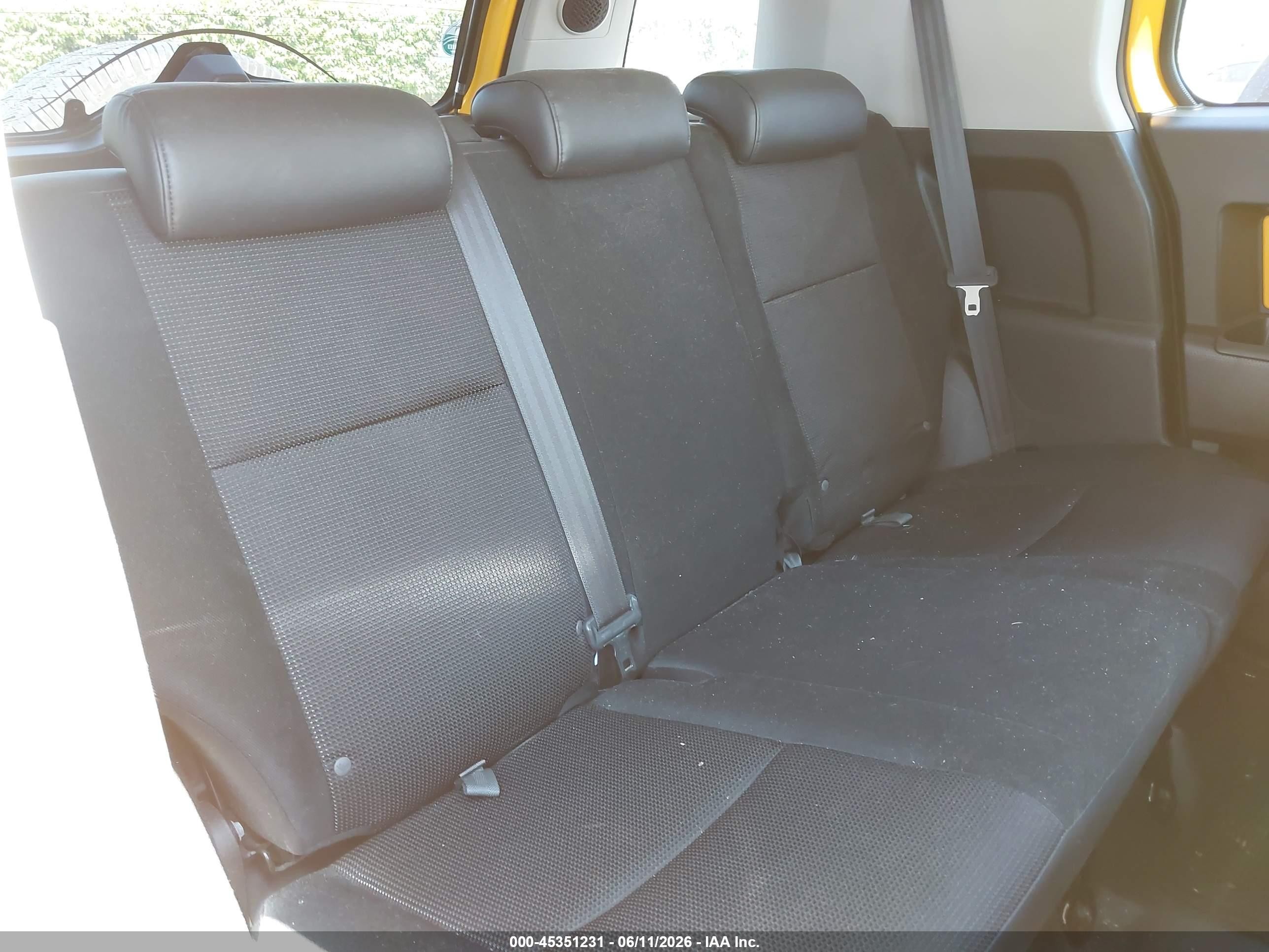 2007 Toyota Fj Cruiser Yellow vin: JTEBU11FX70024253