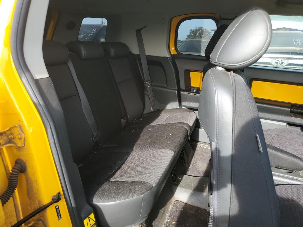 2007 Toyota Fj Cruiser Yellow vin: JTEBU11FX70052800