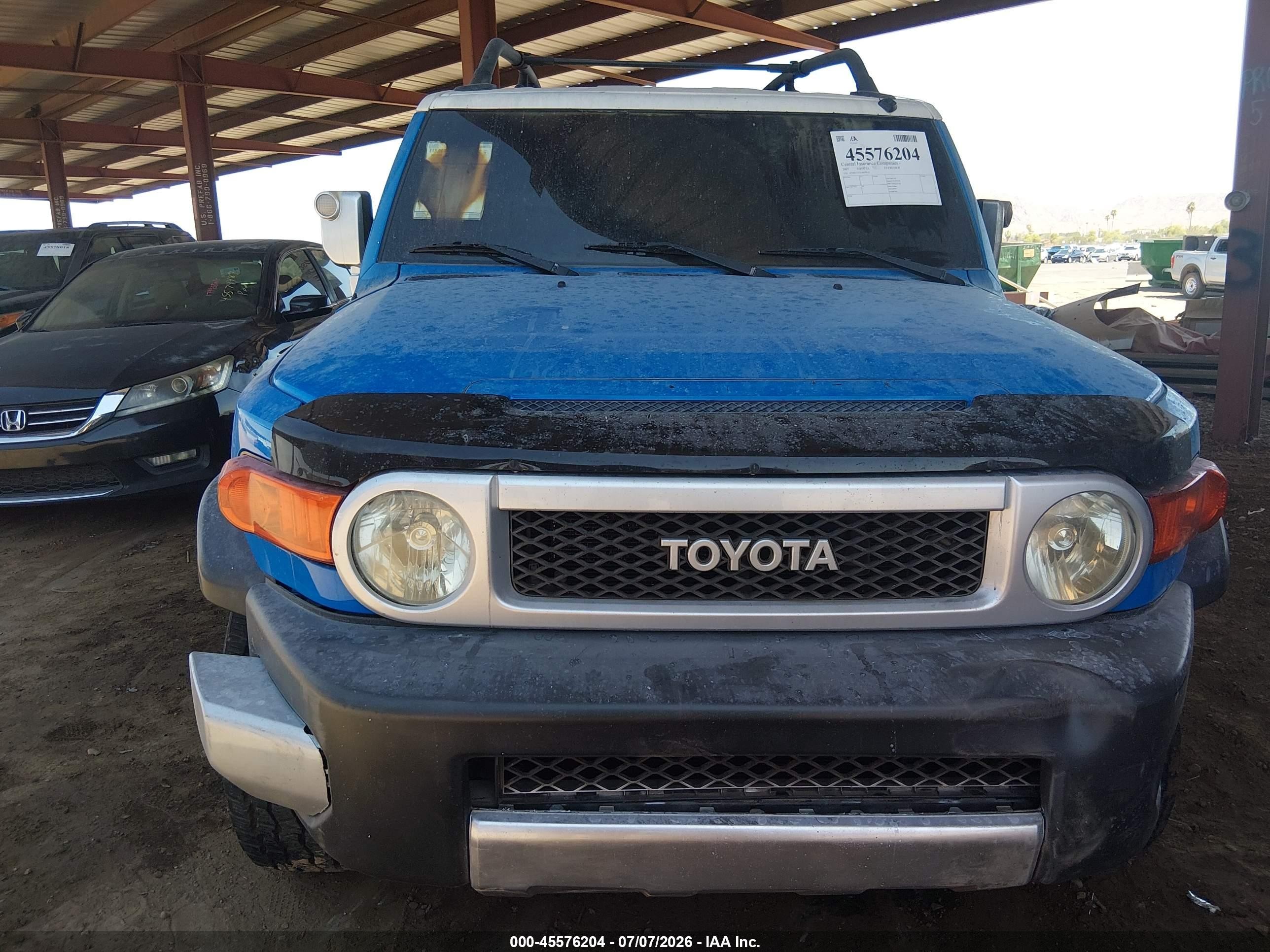 2007 Toyota Fj Cruiser   Blue vin: JTEBU11FX70079155