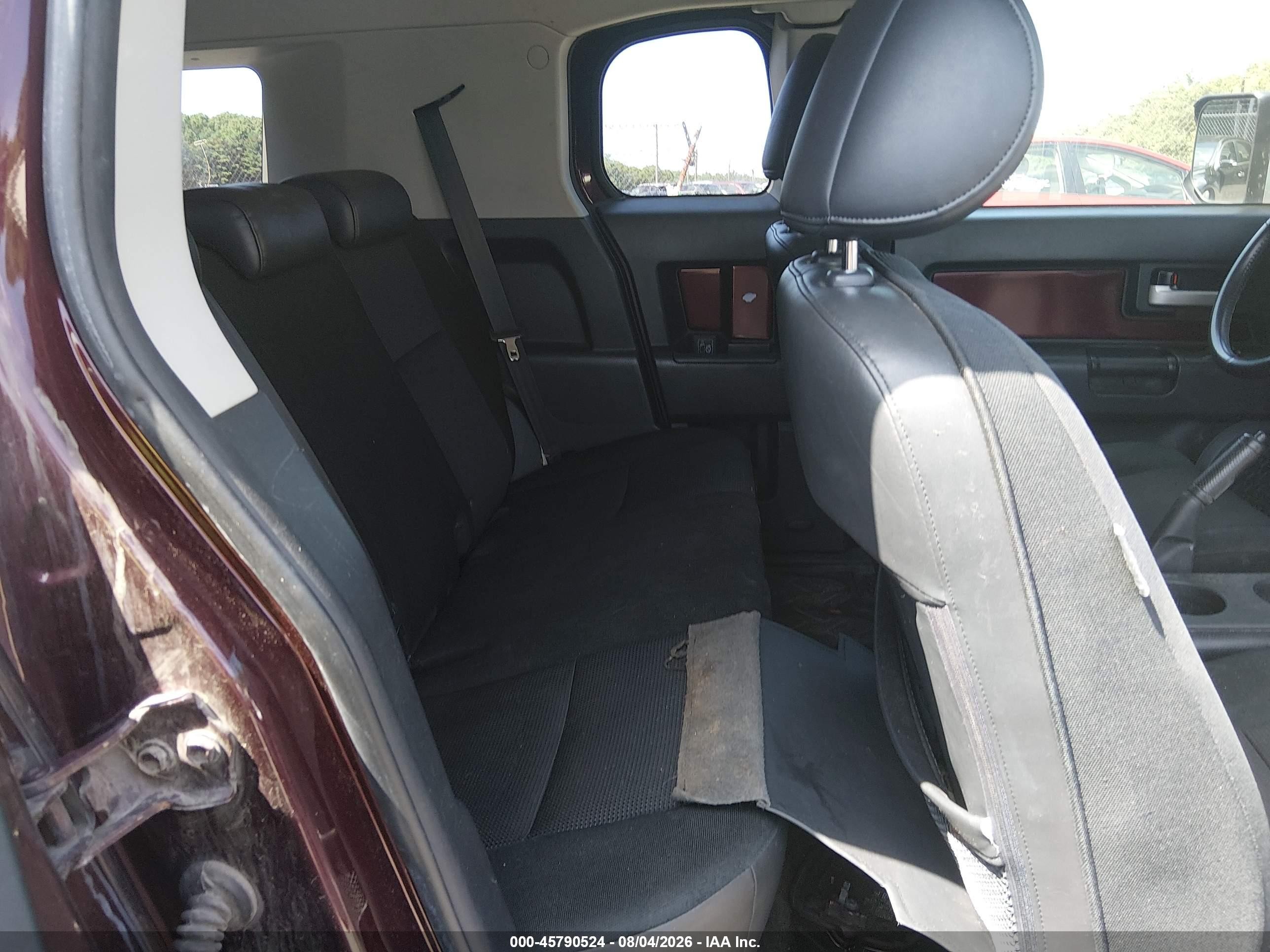 2007 Toyota Fj Cruiser   Maroon vin: JTEBU11FX70086820