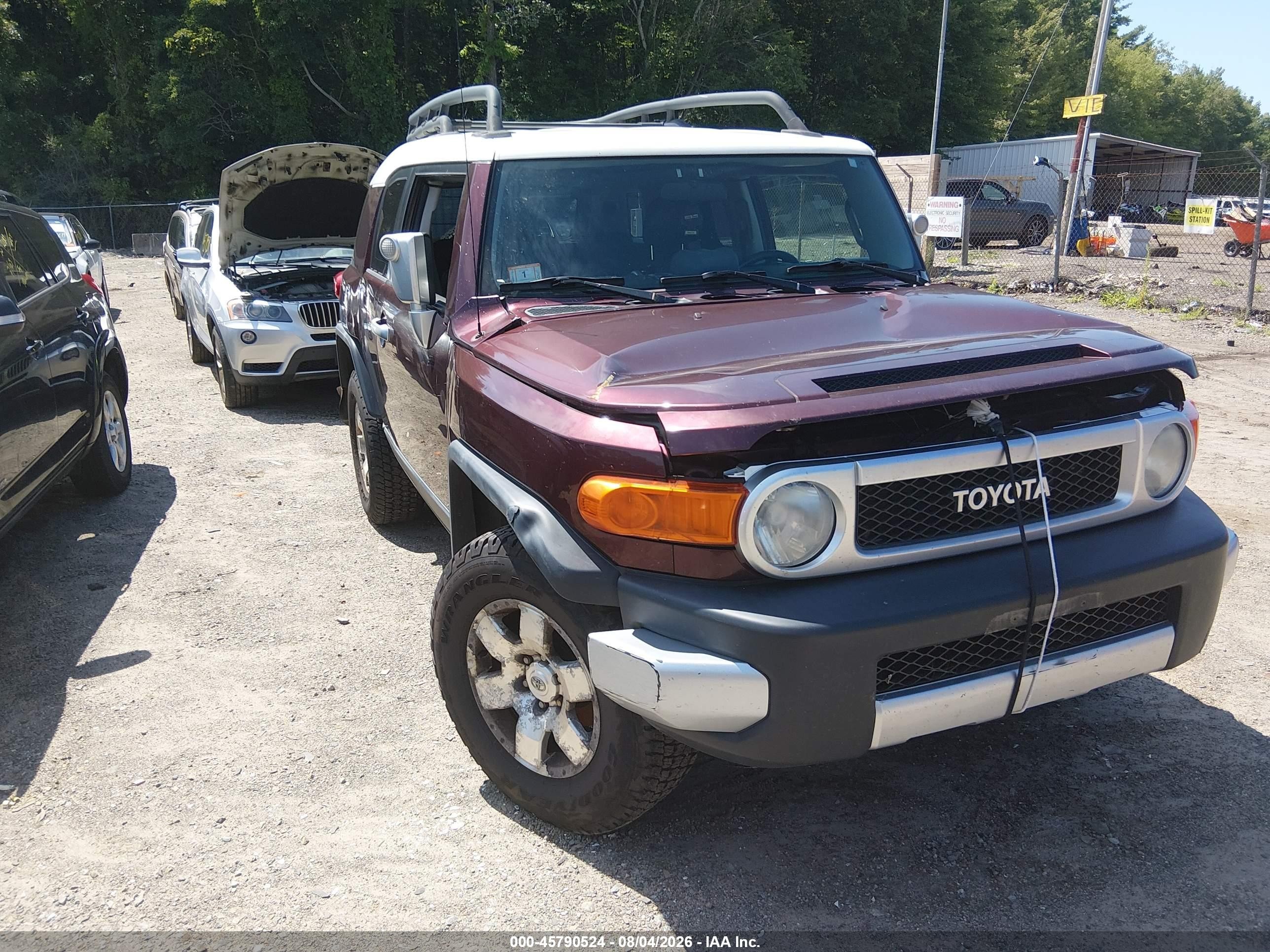 2007 Toyota Fj Cruiser   Maroon vin: JTEBU11FX70086820