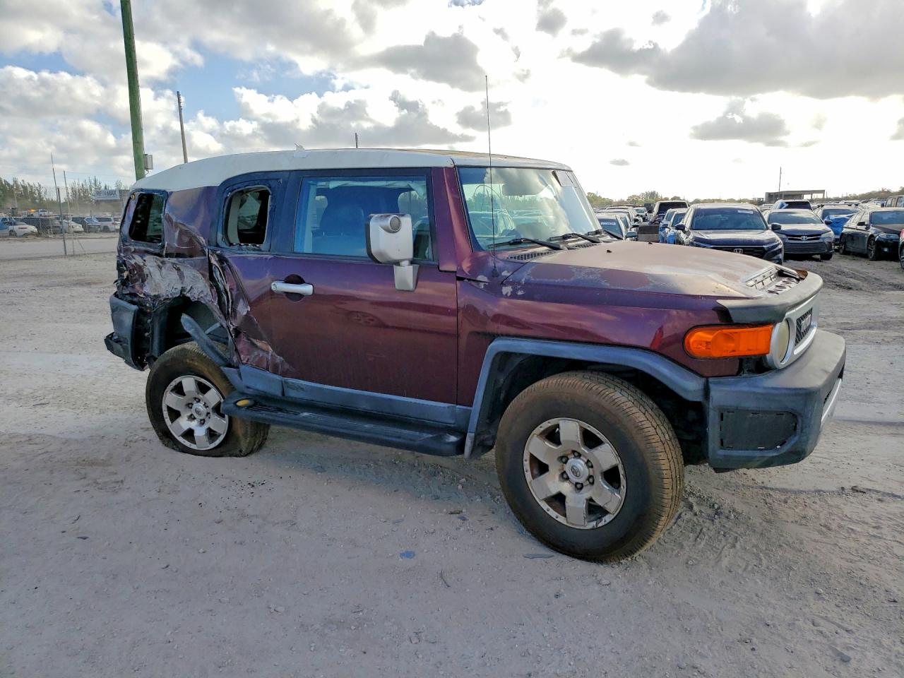 2007 Toyota Fj Cruiser Burgundy vin: JTEBU11FX70098708