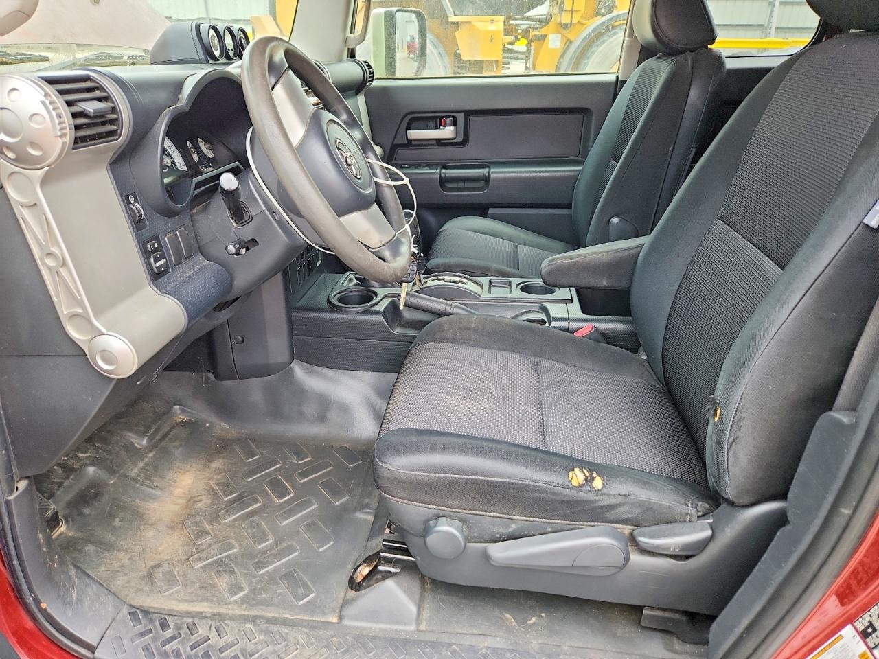 2008 Toyota Fj Cruiser Base Burgundy vin: JTEBU11FX8K011041