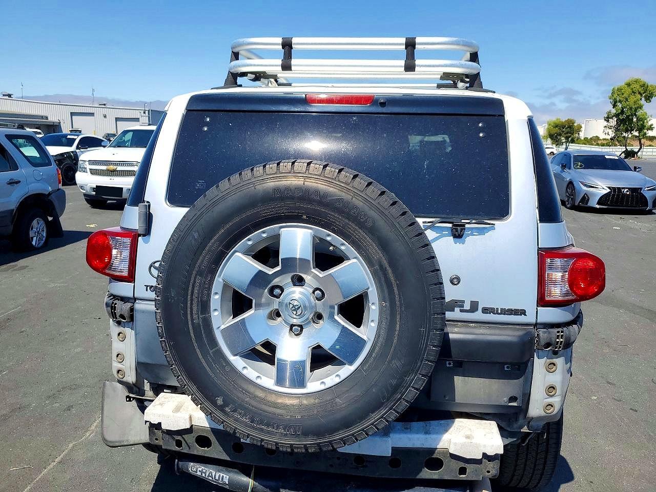 2008 Toyota Fj Cruiser Base Silver vin: JTEBU11FX8K046629